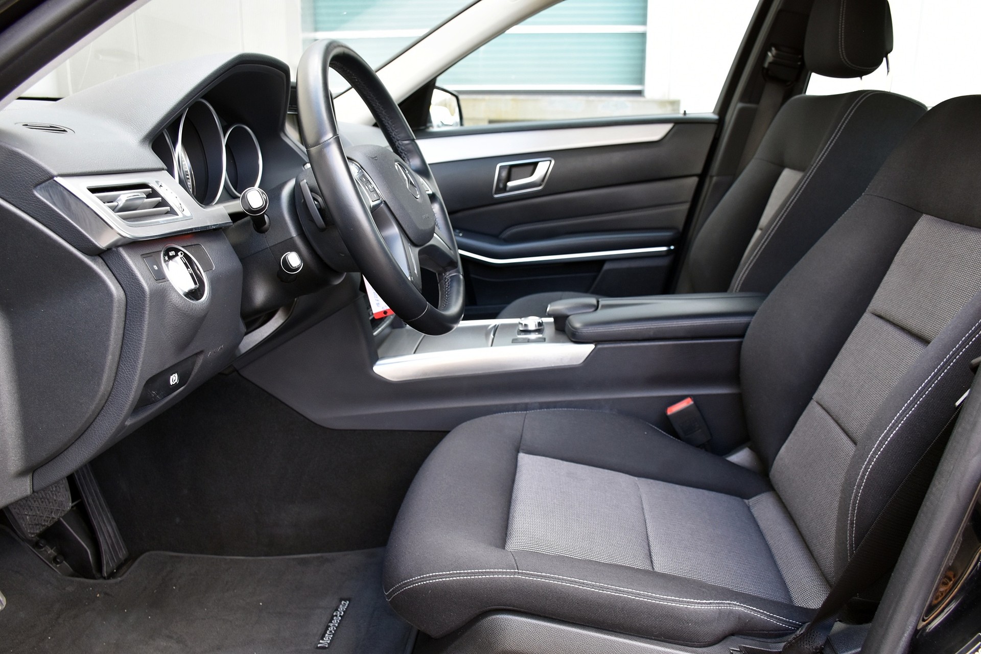 MERCEDES-BENZ E 220 CDI 7G-Tronic Classic-image-6