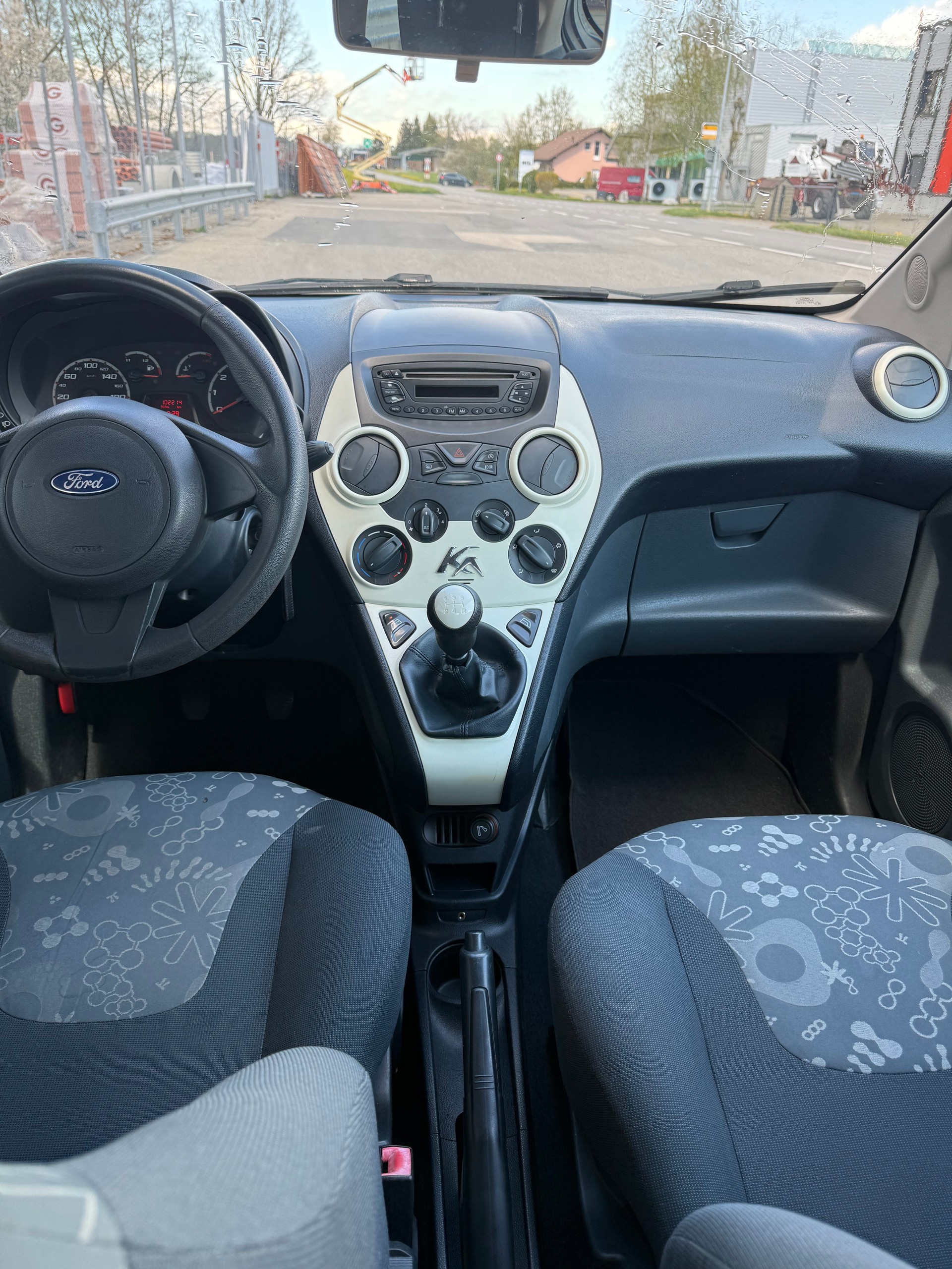 FORD KA 1.25 Titanium-image-8