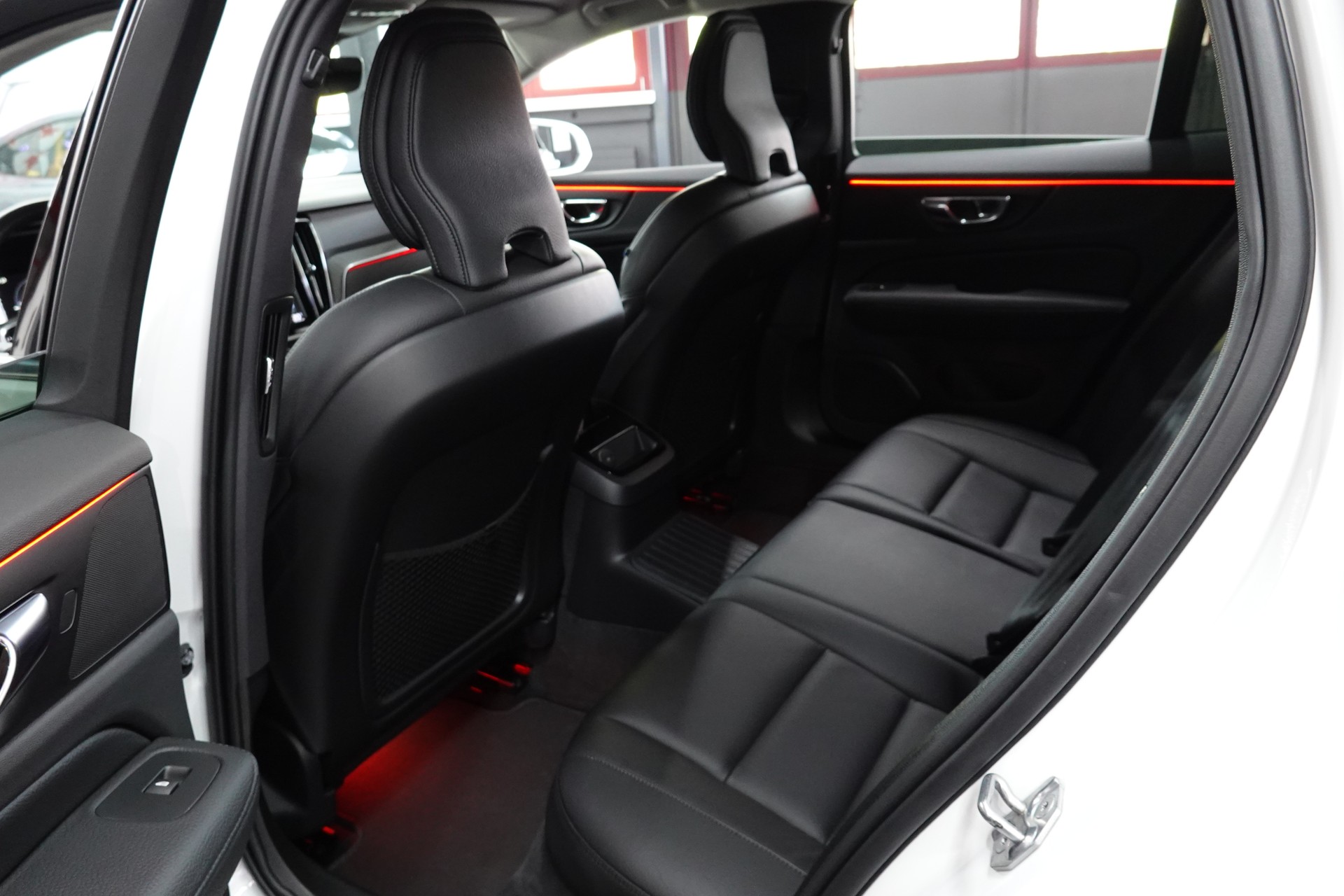 VOLVO V60 T6 eAWD TWIN ENGINE INSCRIPTION GEARTRONIC CH-FZ-image-31