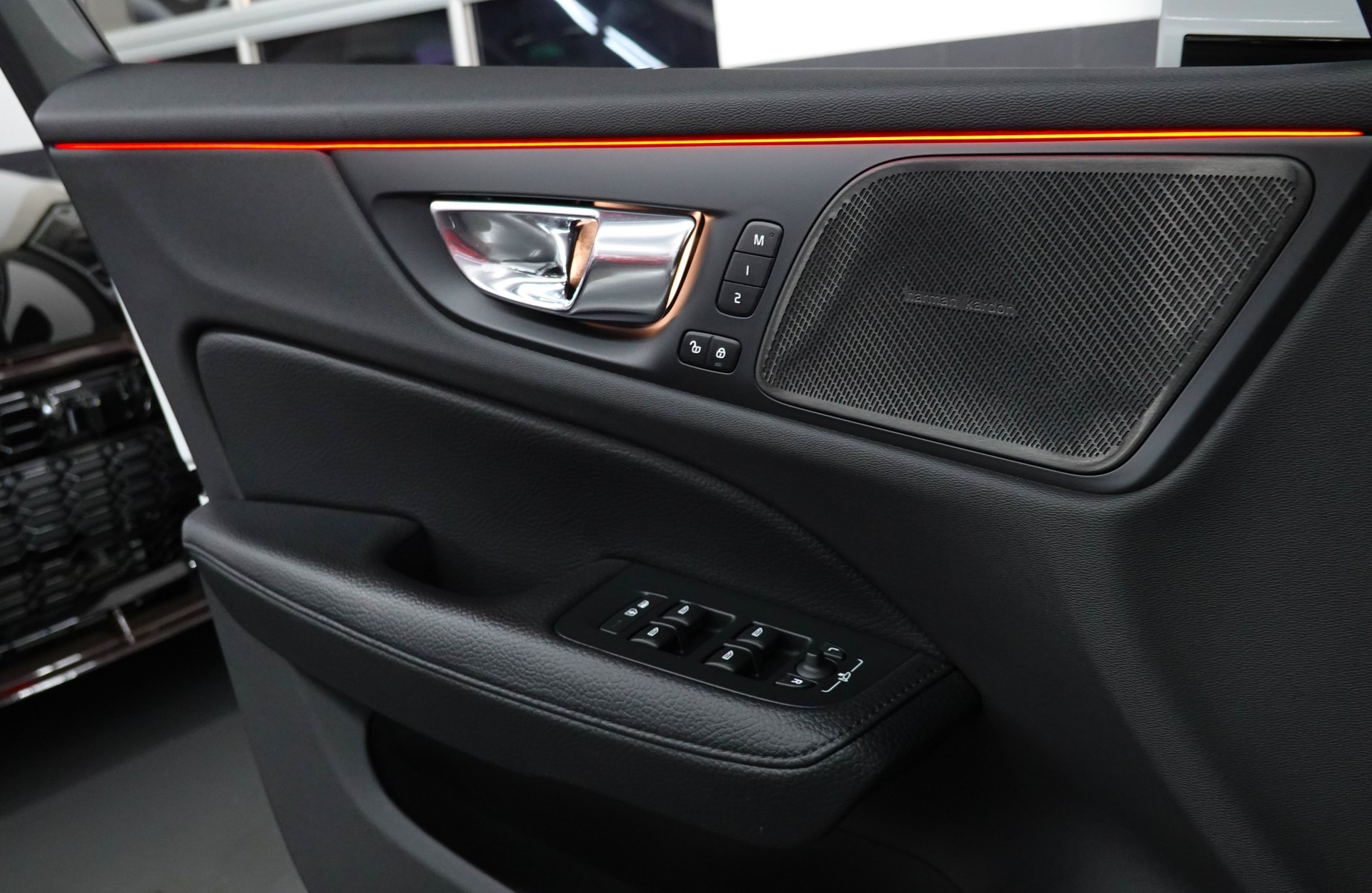 VOLVO V60 T6 eAWD TWIN ENGINE INSCRIPTION GEARTRONIC CH-FZ-image-27