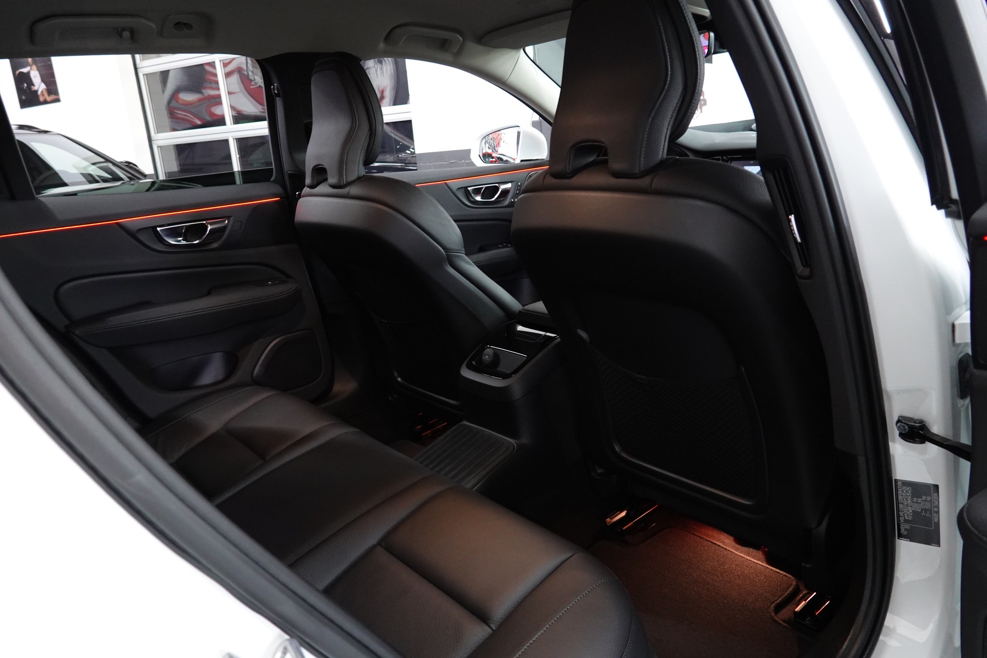 VOLVO V60 T6 eAWD TWIN ENGINE INSCRIPTION GEARTRONIC CH-FZ-image-37