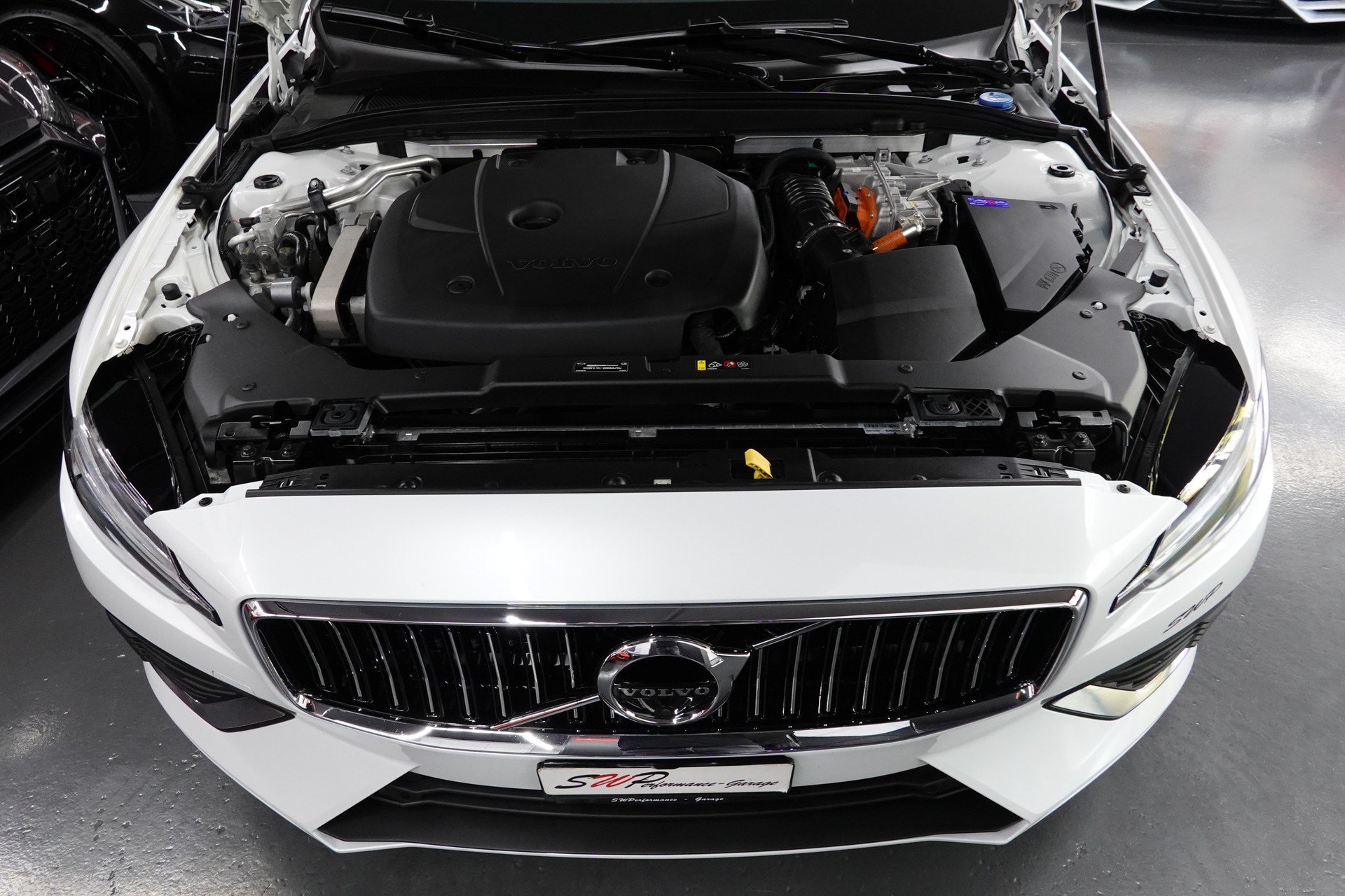 VOLVO V60 T6 eAWD TWIN ENGINE INSCRIPTION GEARTRONIC CH-FZ-image-4