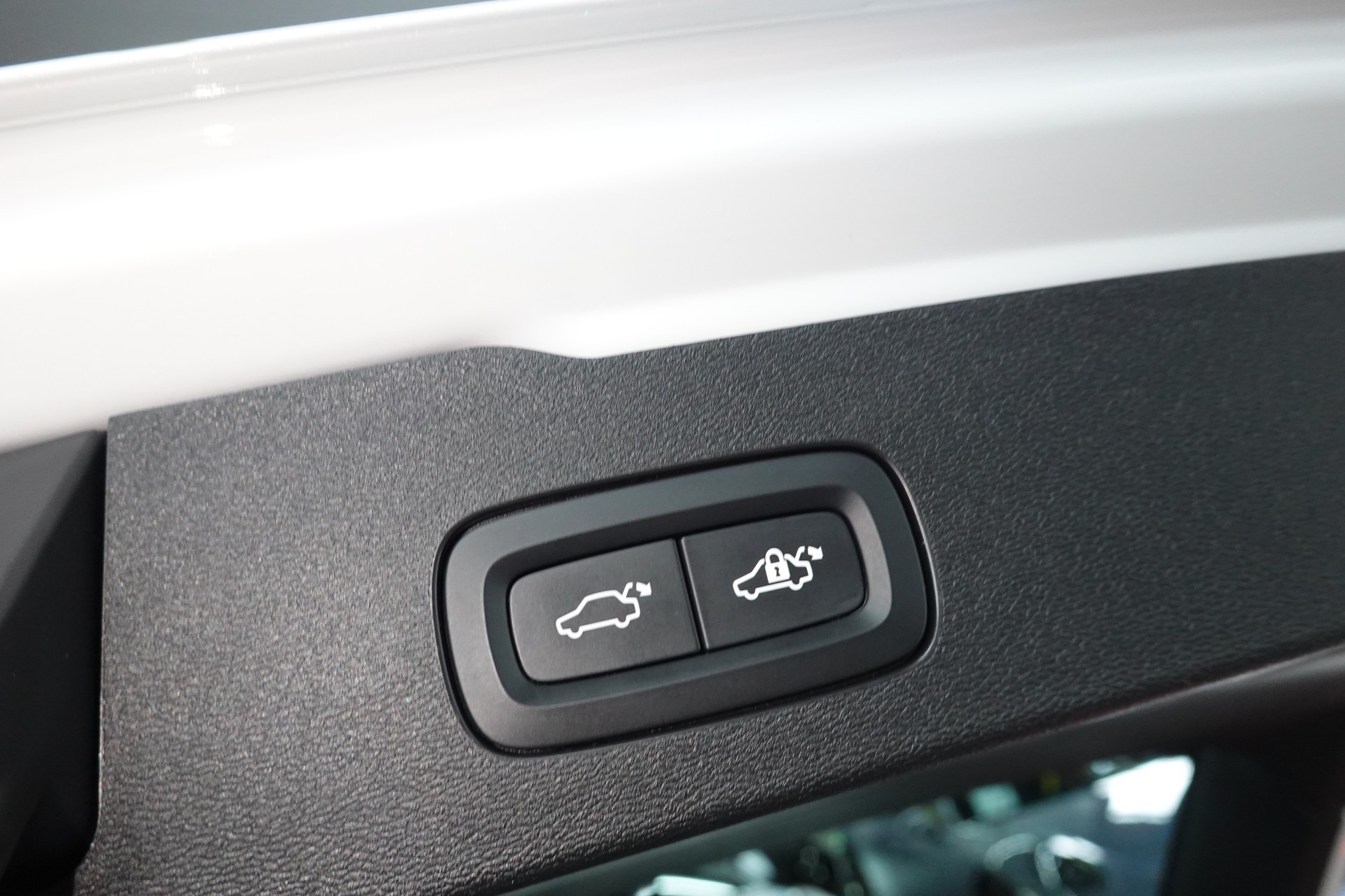 VOLVO V60 T6 eAWD TWIN ENGINE INSCRIPTION GEARTRONIC CH-FZ-image-34