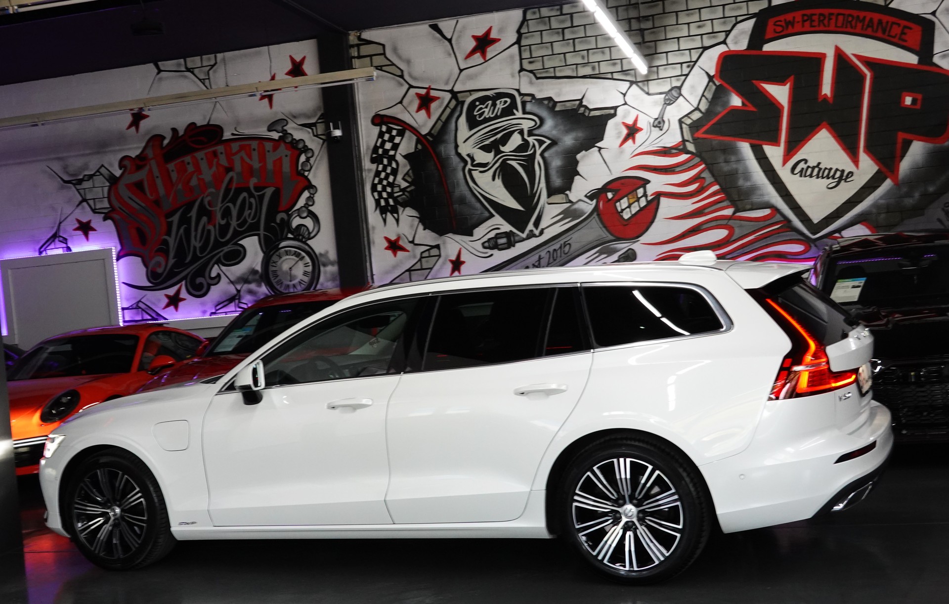 VOLVO V60 T6 eAWD TWIN ENGINE INSCRIPTION GEARTRONIC CH-FZ-image-10