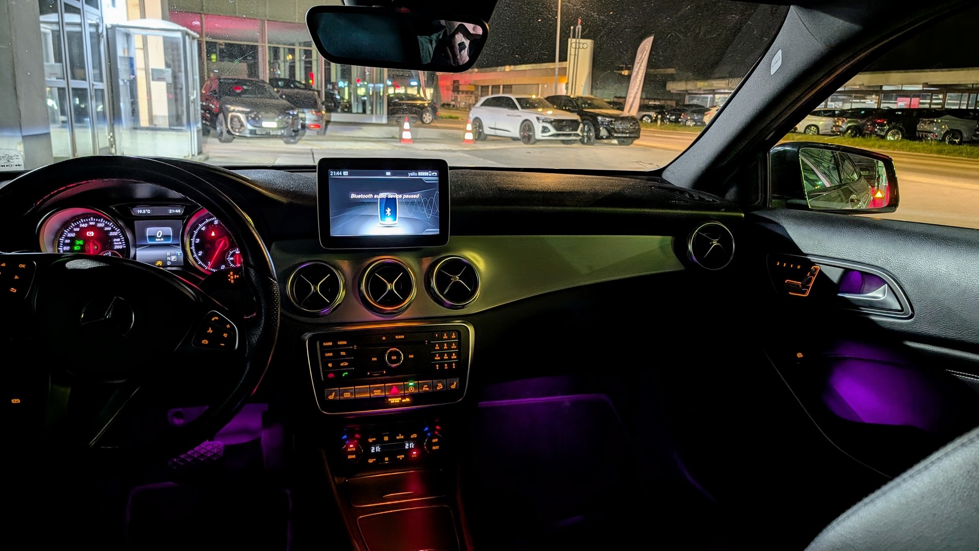 MERCEDES-BENZ GLA 220 Urban 4Matic 7G-DCT-image-3