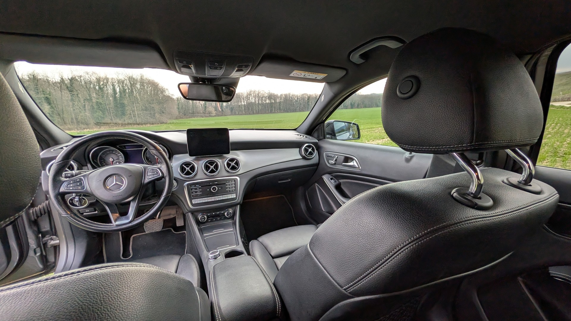 MERCEDES-BENZ GLA 220 Urban 4Matic 7G-DCT-image-2