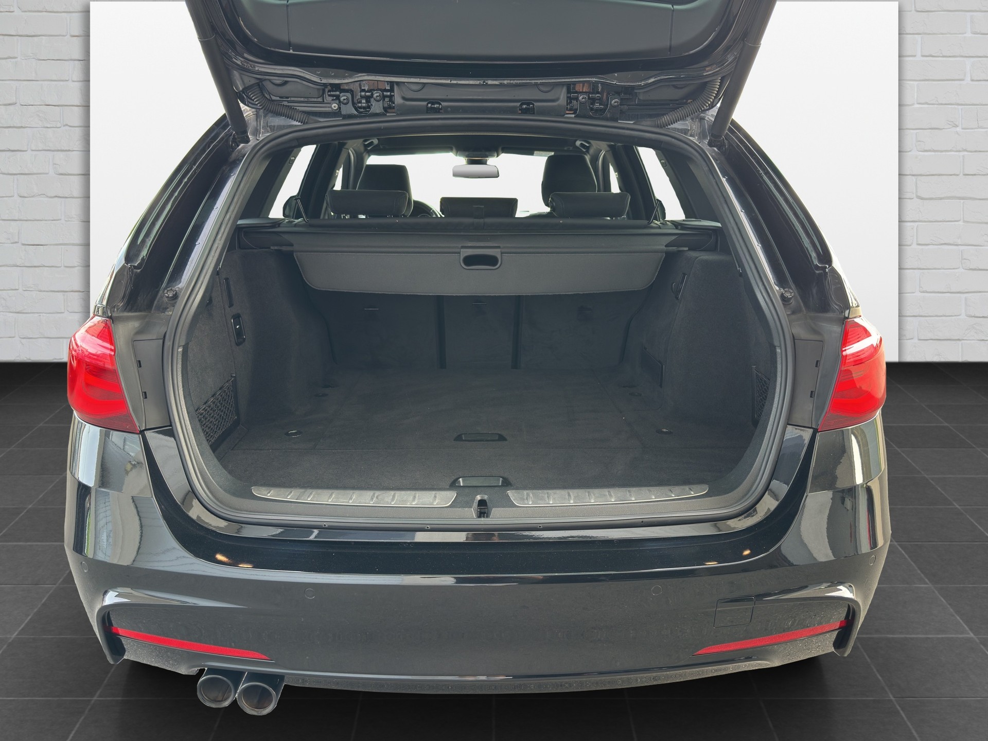 BMW 320d xDrive Touring Edition M Sport Steptronic-image-16
