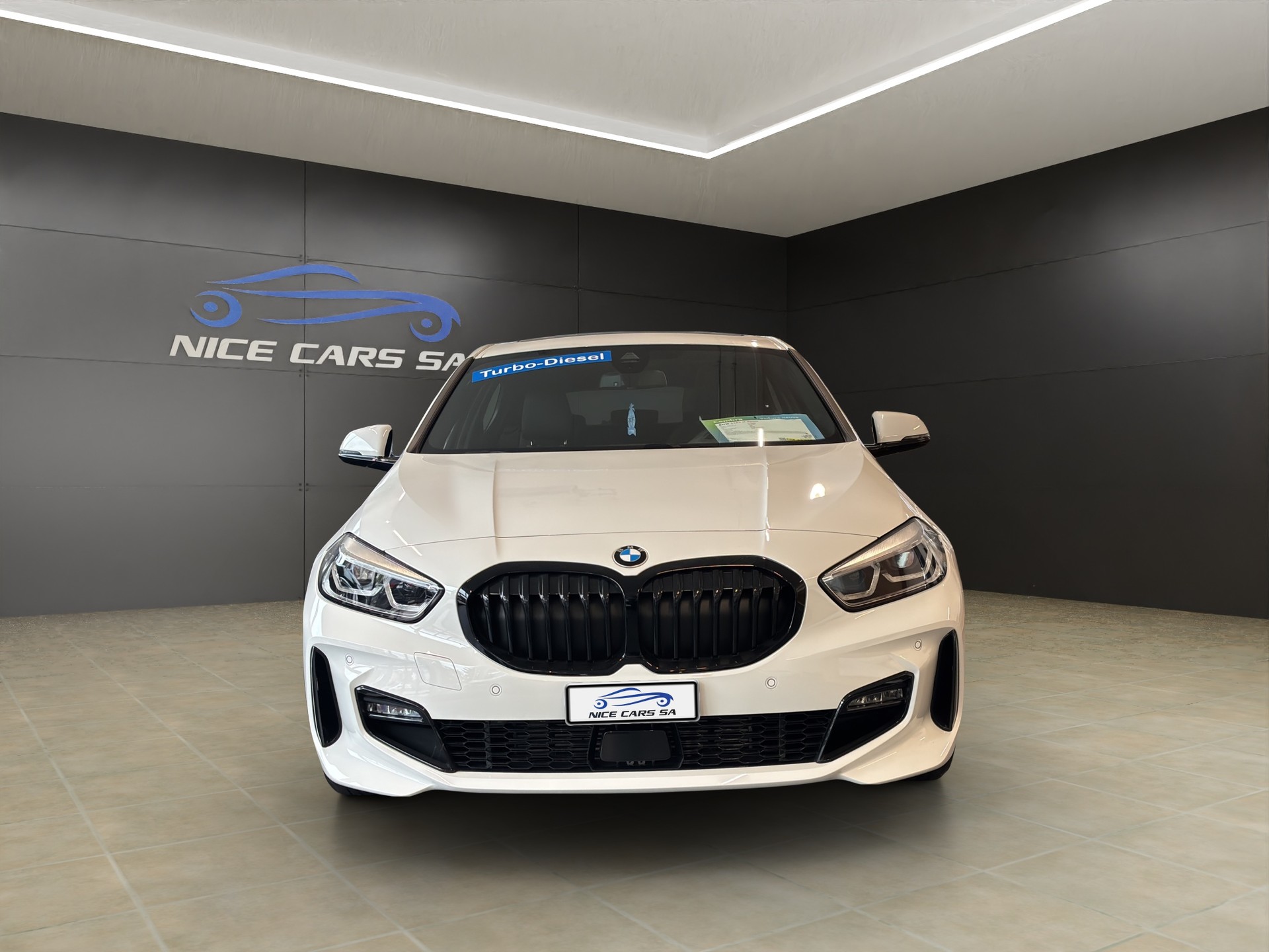 BMW 118d M Sport-showroom-element-2