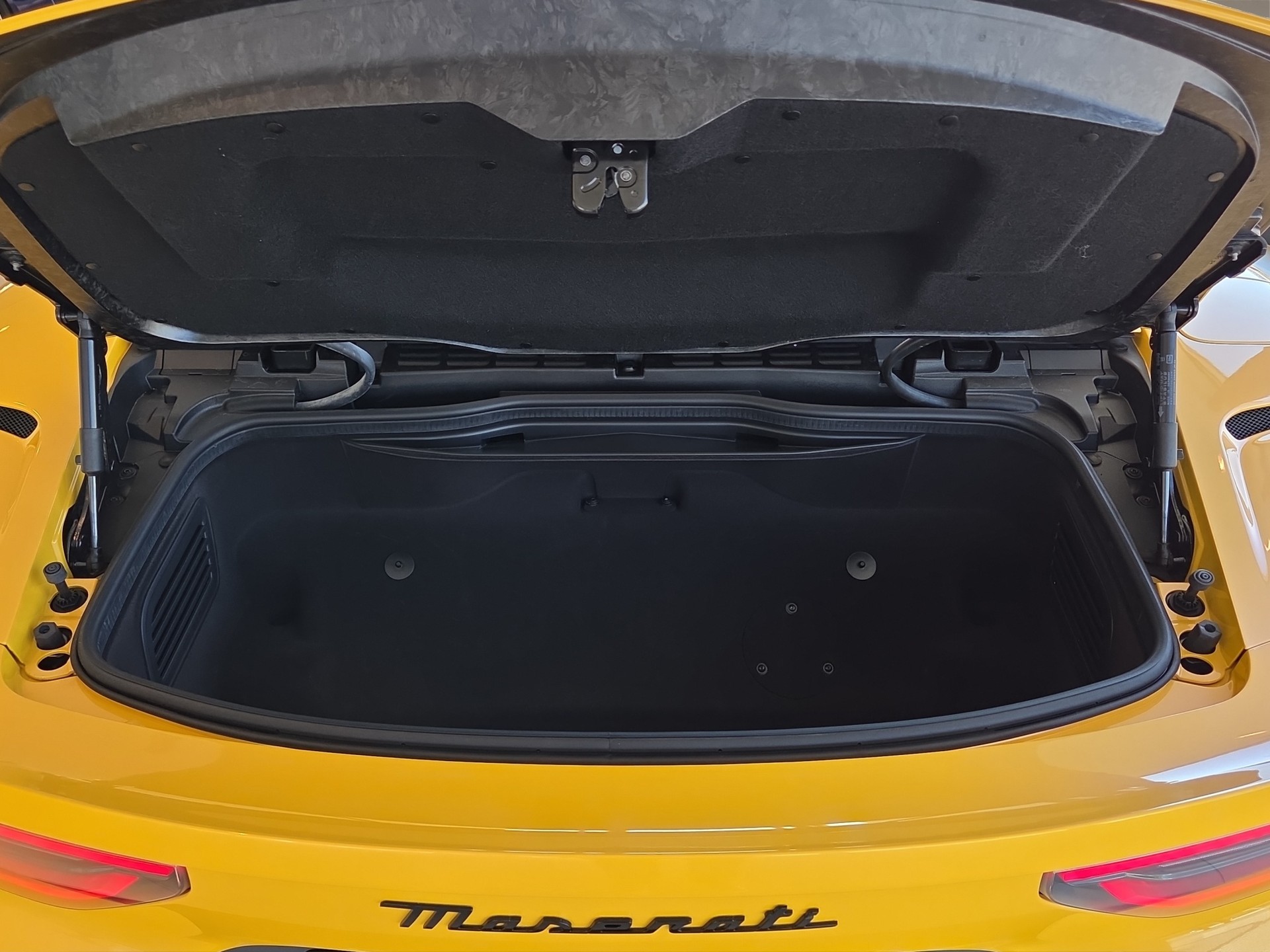 MASERATI MC 20 Cielo-image-13