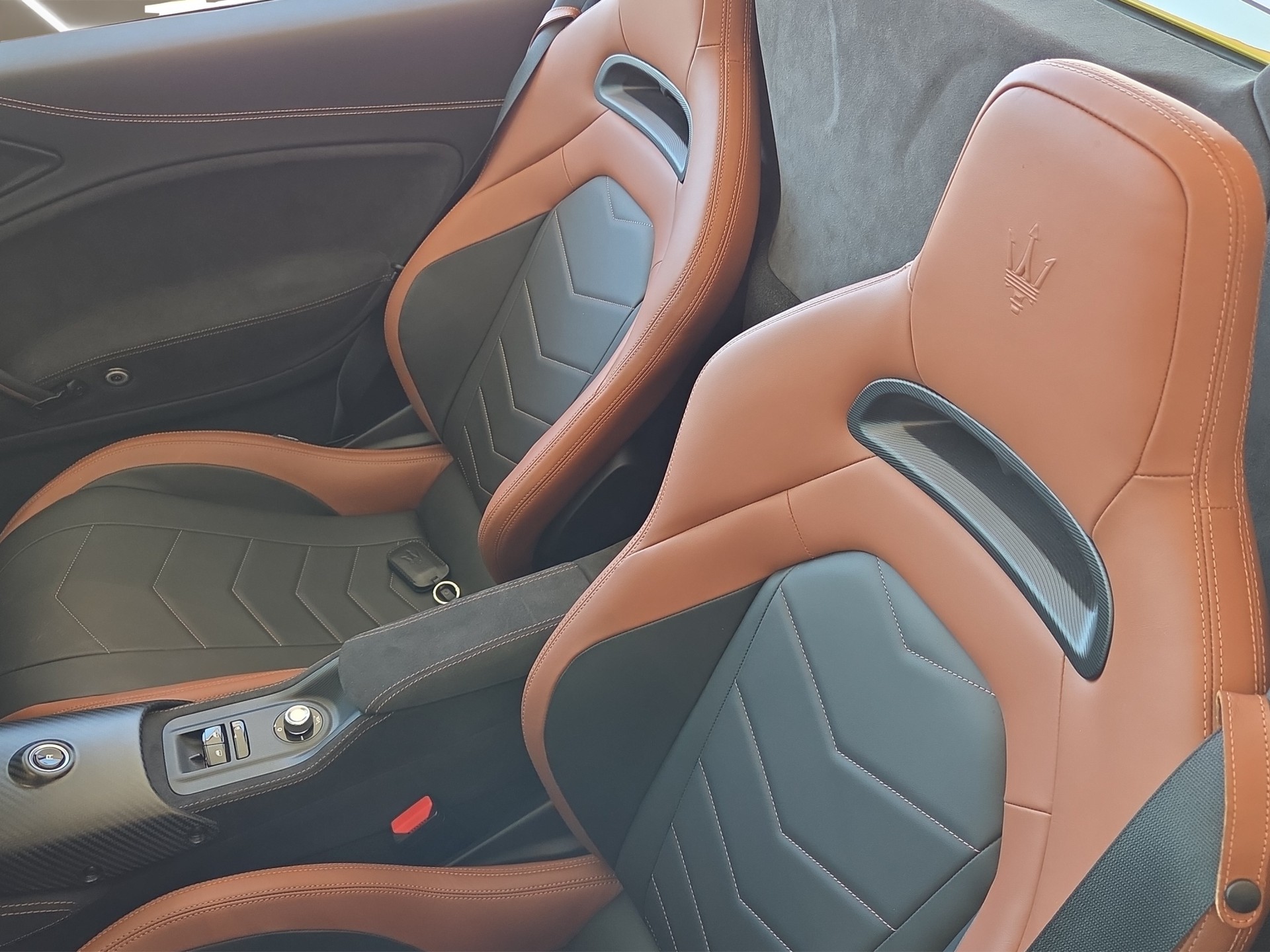 MASERATI MC 20 Cielo-image-11
