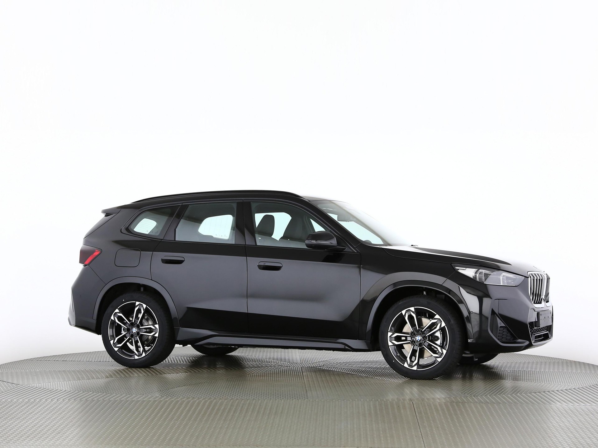 BMW X1 30e xDrive paddles-image-24