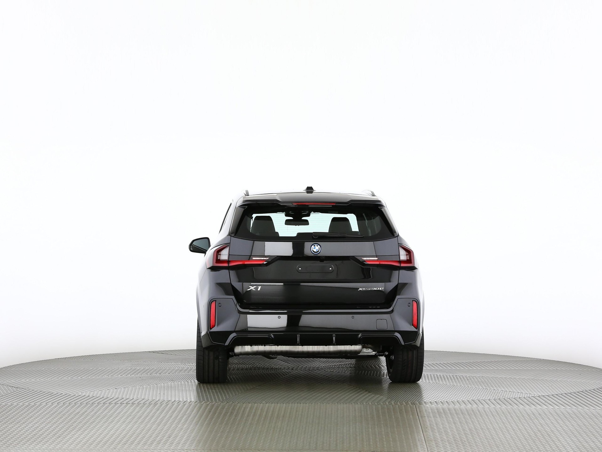 BMW X1 30e xDrive paddles-image-16