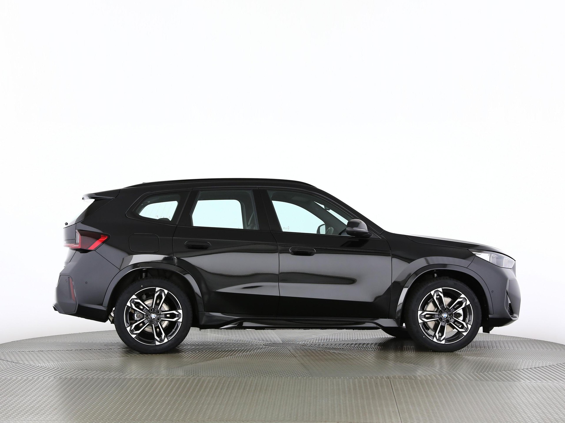 BMW X1 30e xDrive paddles-image-22