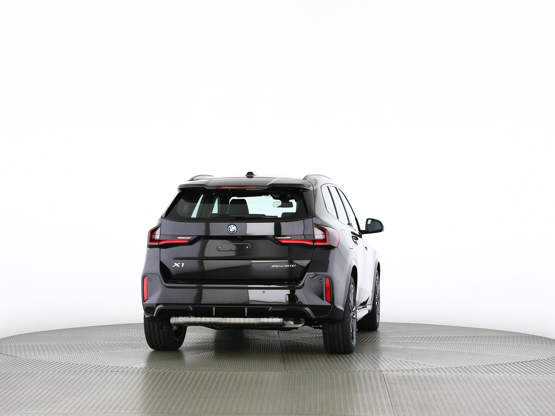 BMW X1 30e xDrive paddles-image-17