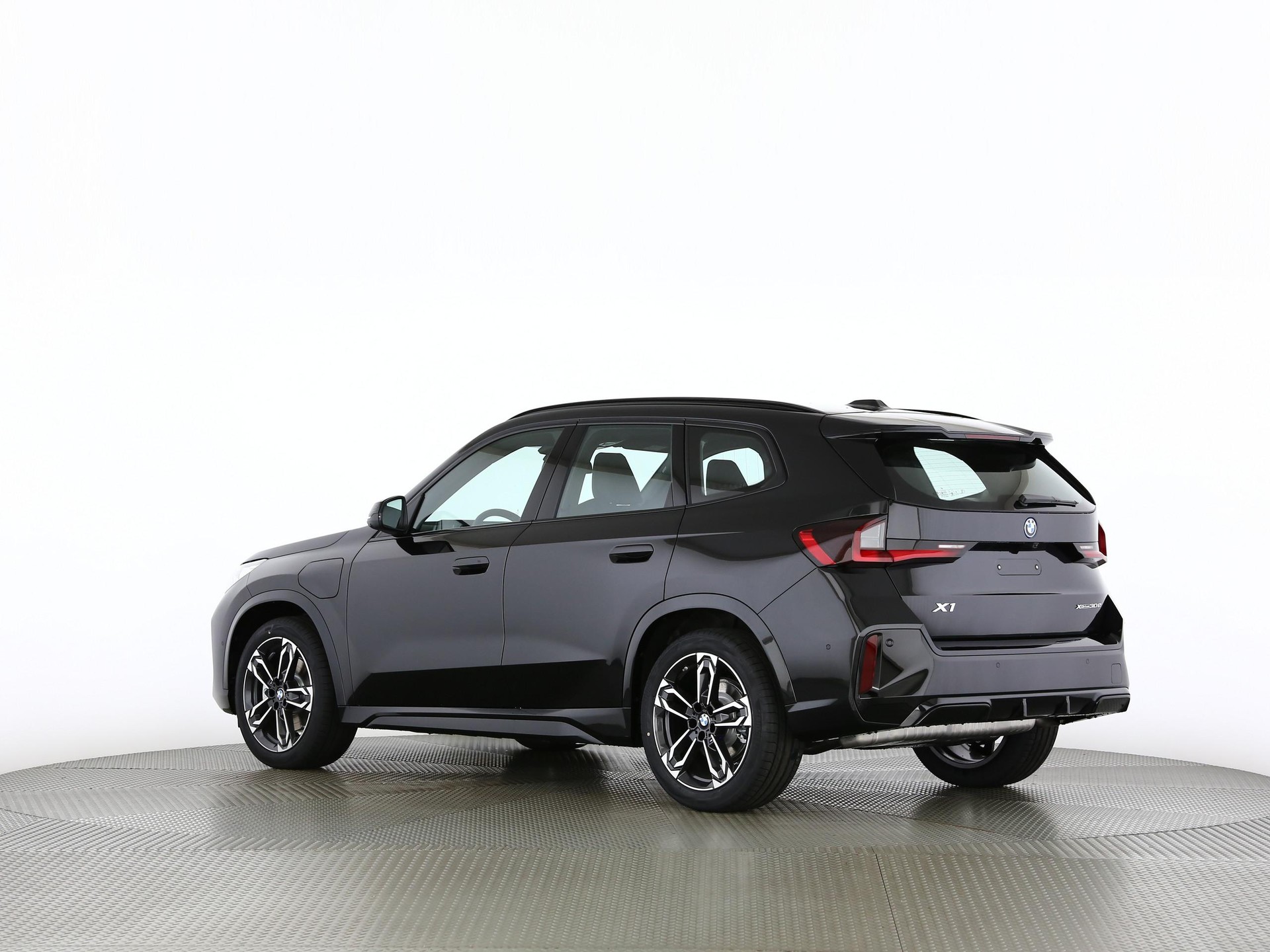 BMW X1 30e xDrive paddles-image-14