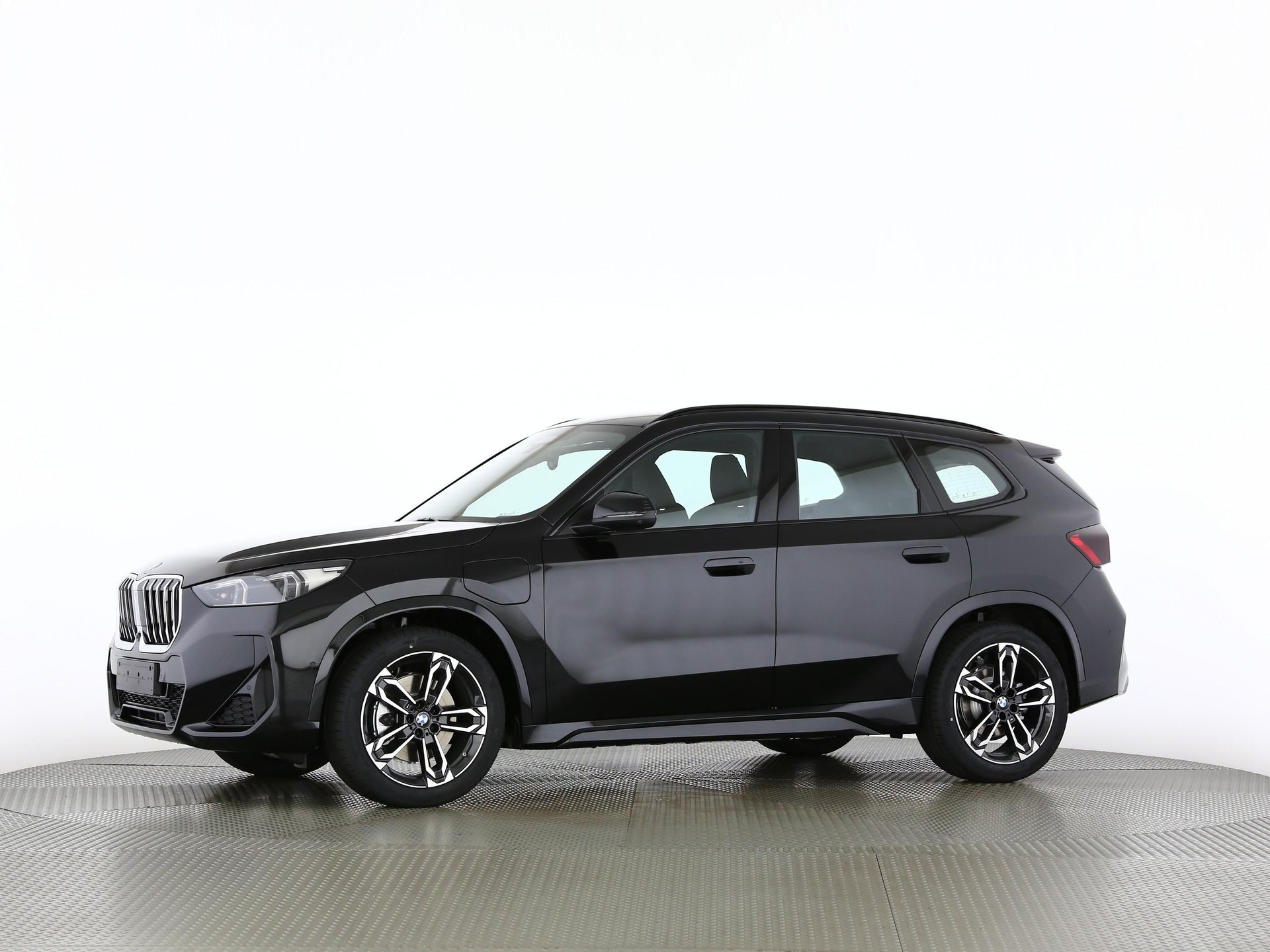 BMW X1 30e xDrive paddles-image-9