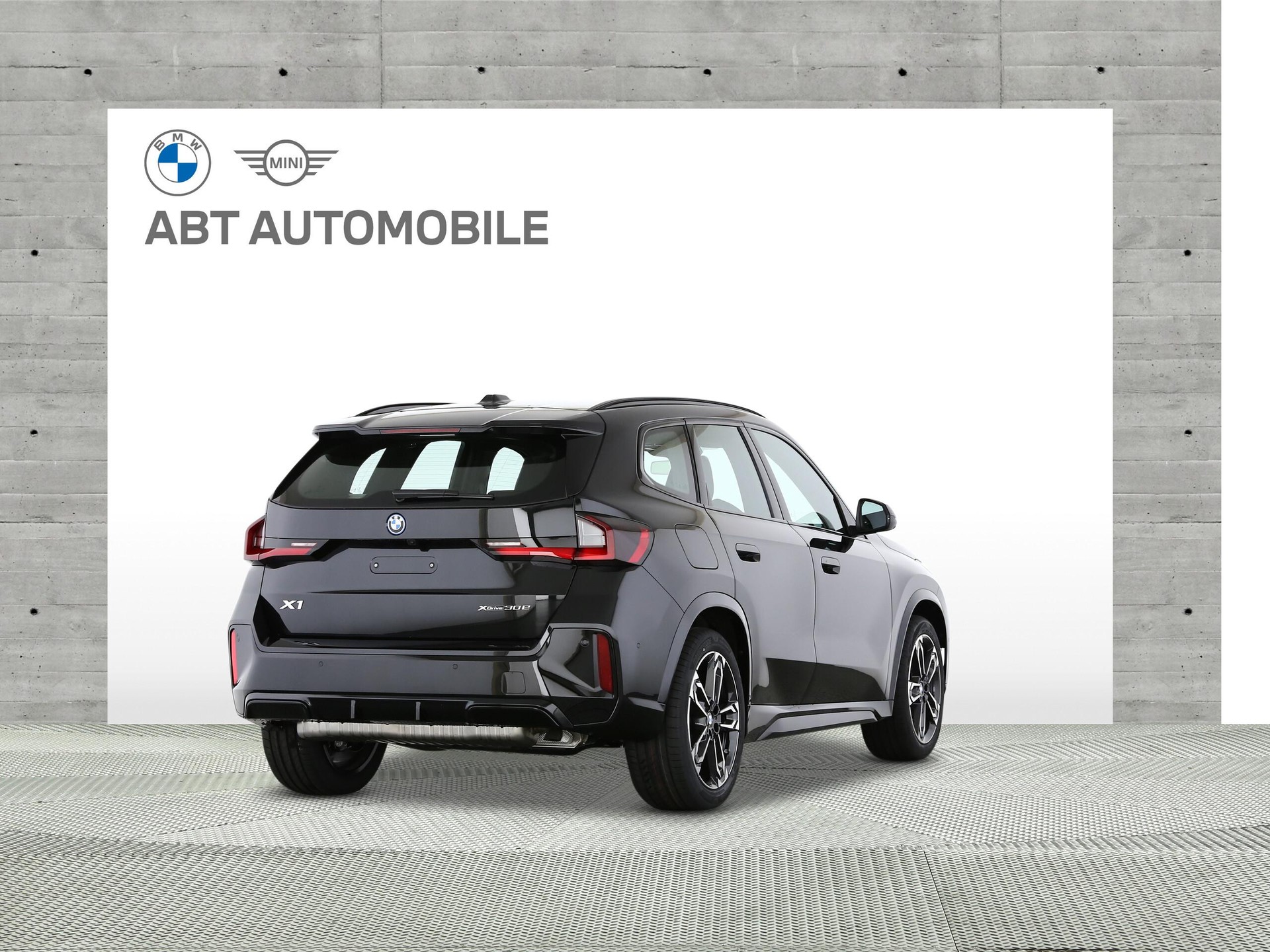 BMW X1 30e xDrive paddles-showroom-element-2