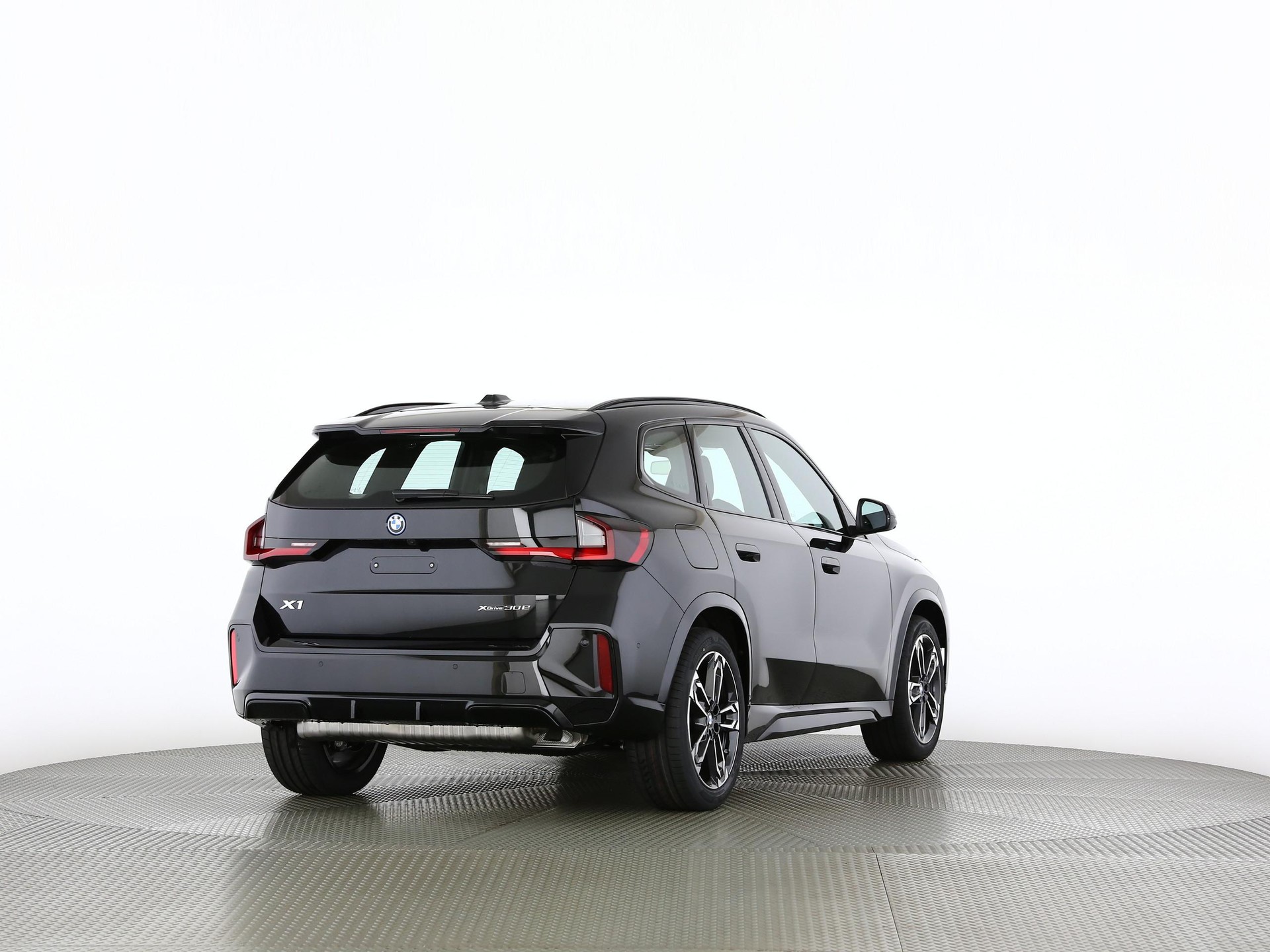BMW X1 30e xDrive paddles-image-18