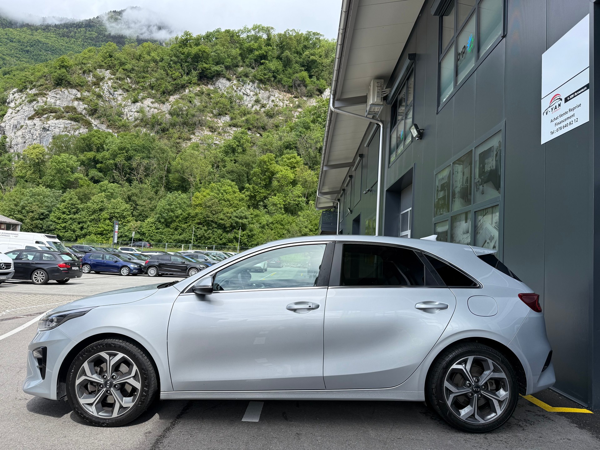 KIA Ceed 1.4 T-GDi Style DCT-image-2