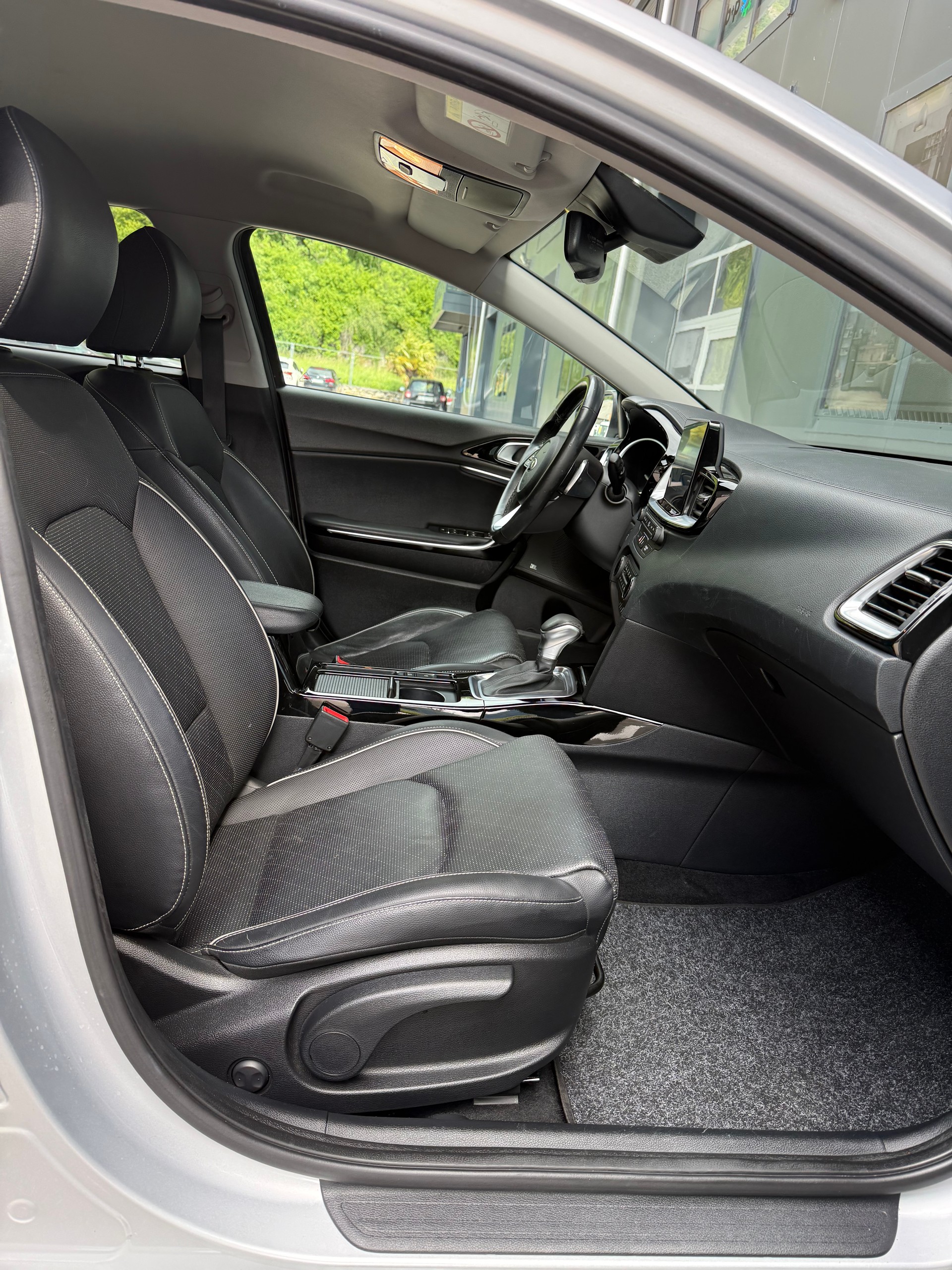 KIA Ceed 1.4 T-GDi Style DCT-image-10