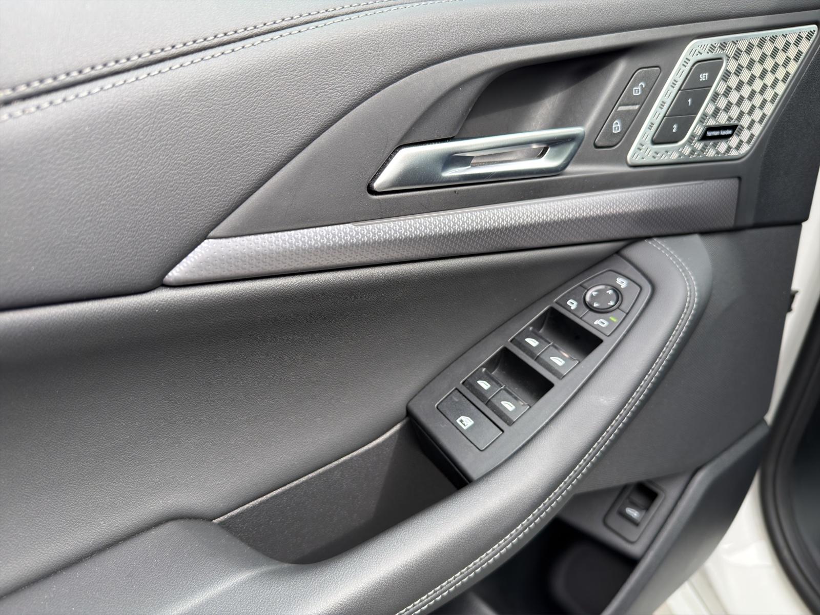 BMW 223d xDrive Active Tourer-image-7