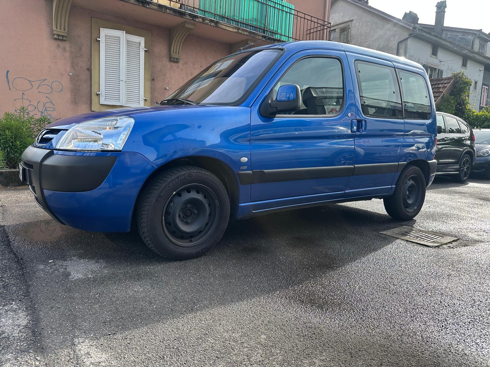 PEUGEOT Partner 2.0 HDI XT-image-1