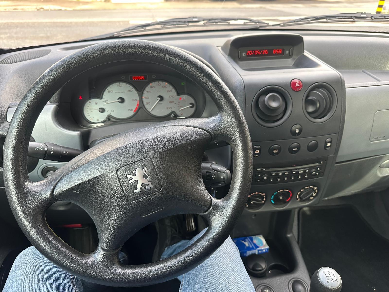 PEUGEOT Partner 2.0 HDI XT-image-7