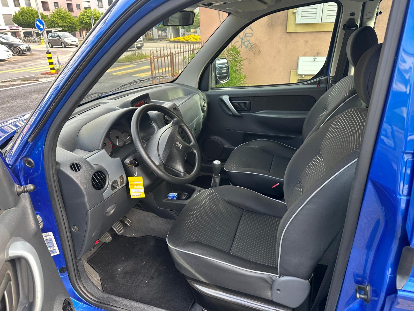 PEUGEOT Partner 2.0 HDI XT-image-4