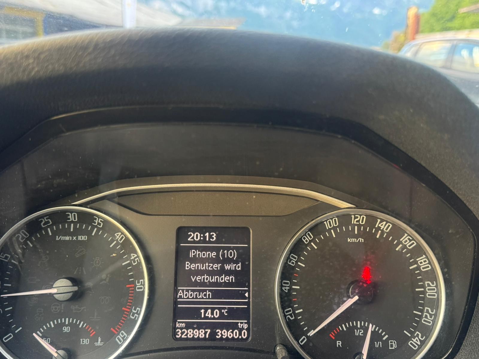 SKODA Octavia Combi 1.6 TDI Elegance 4x4-image-14