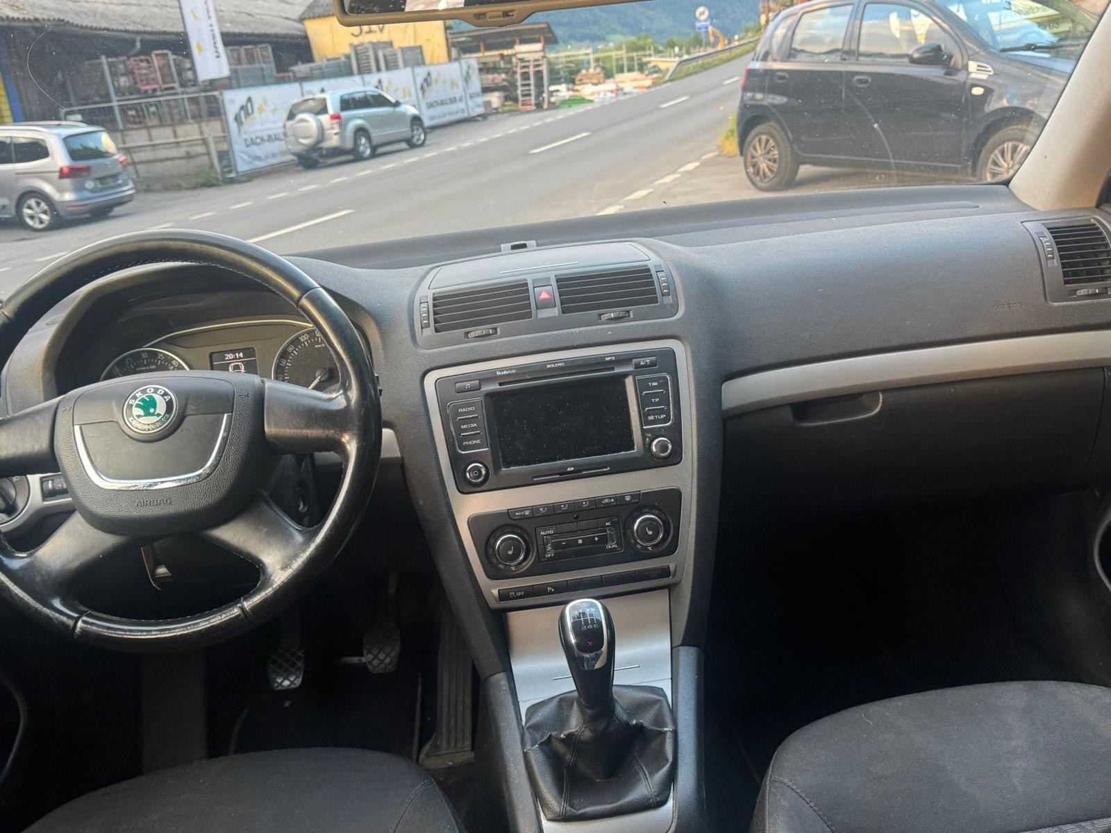 SKODA Octavia Combi 1.6 TDI Elegance 4x4-image-9