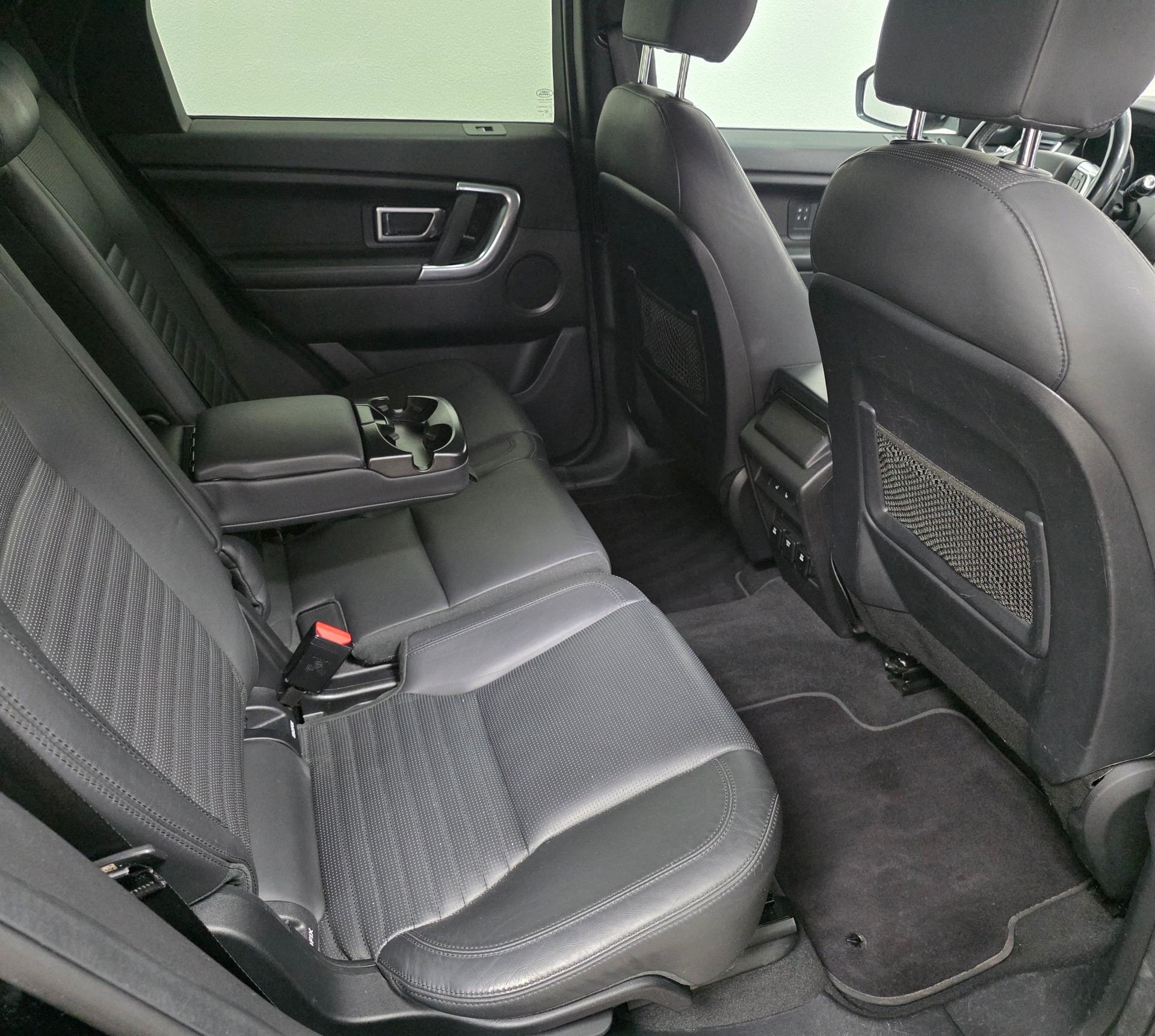 LAND ROVER Discovery Sport 2.0 TD4 HSE Luxury AT9-image-15