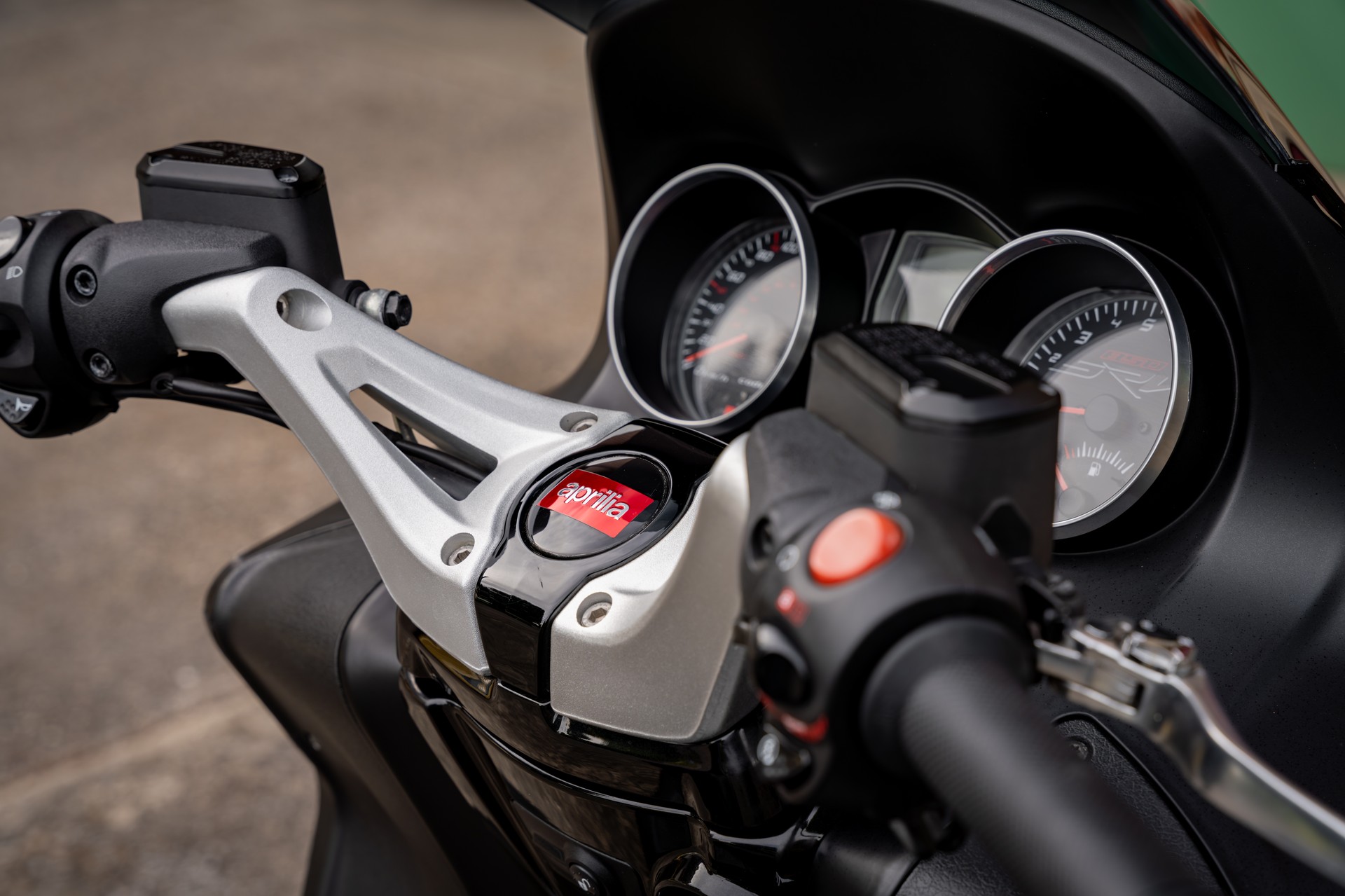 APRILIA SRV 850 ABS / TC-image-11