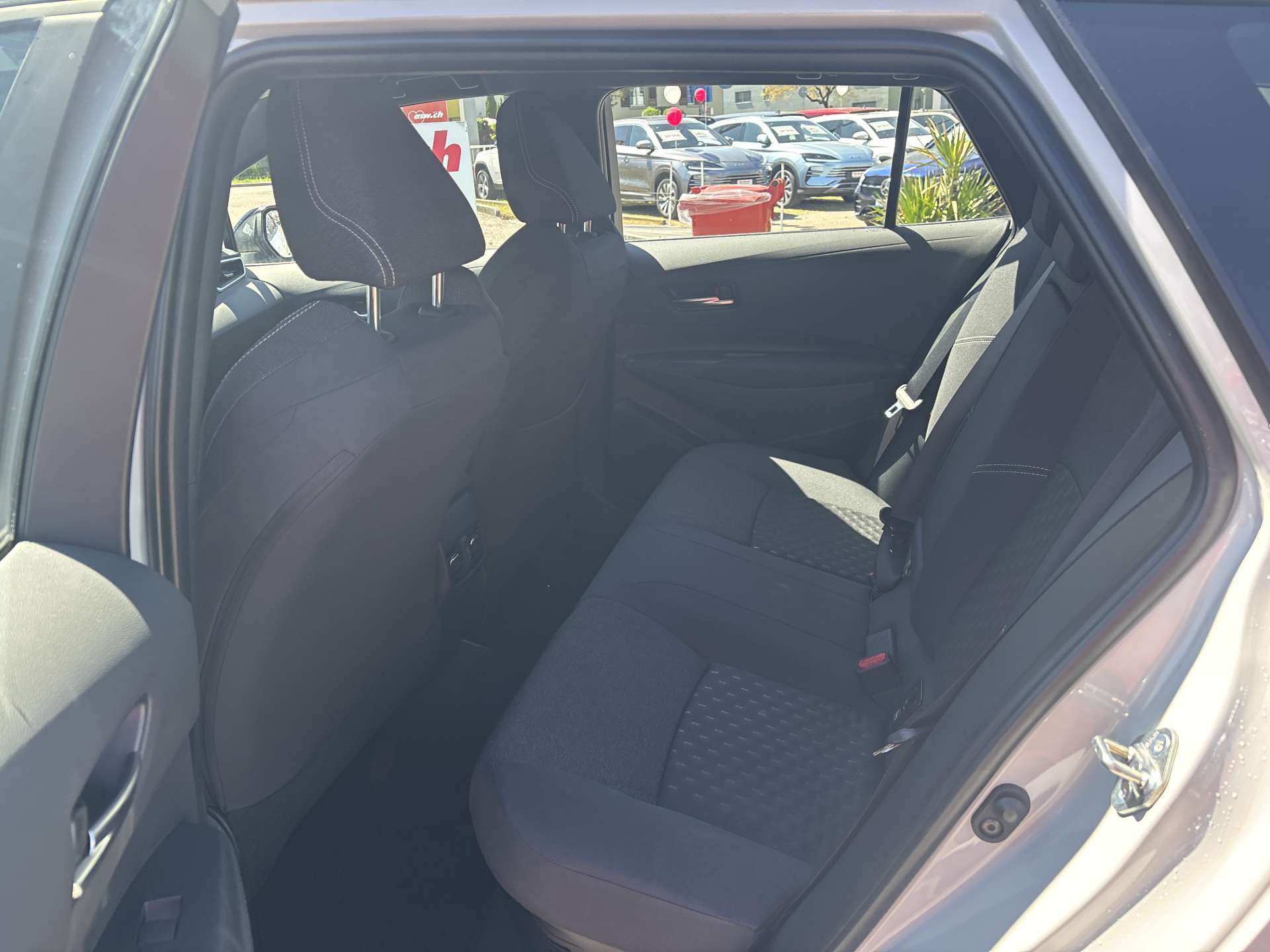 TOYOTA Corolla Touring Sports 1.8 HSD Comfort e-CVT Automat-image-6