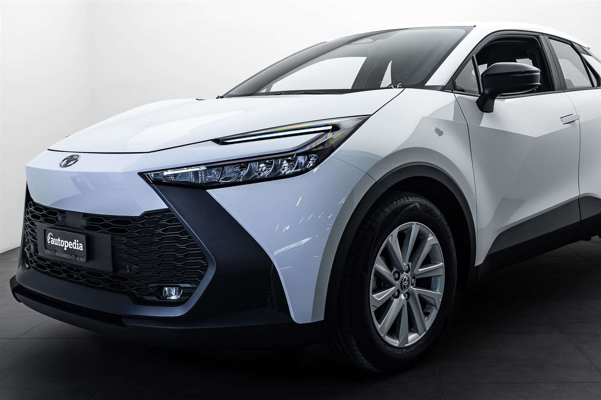 TOYOTA C-HR 1.8 HSD Comfort CVT-Automat-showroom-element-1