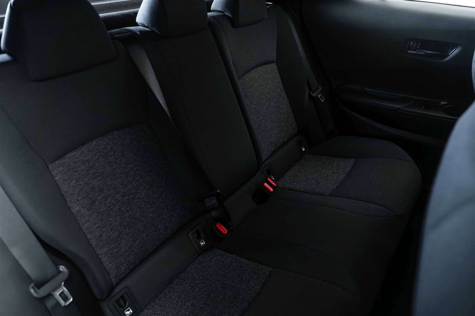 TOYOTA C-HR 1.8 HSD Comfort CVT-Automat-image-13