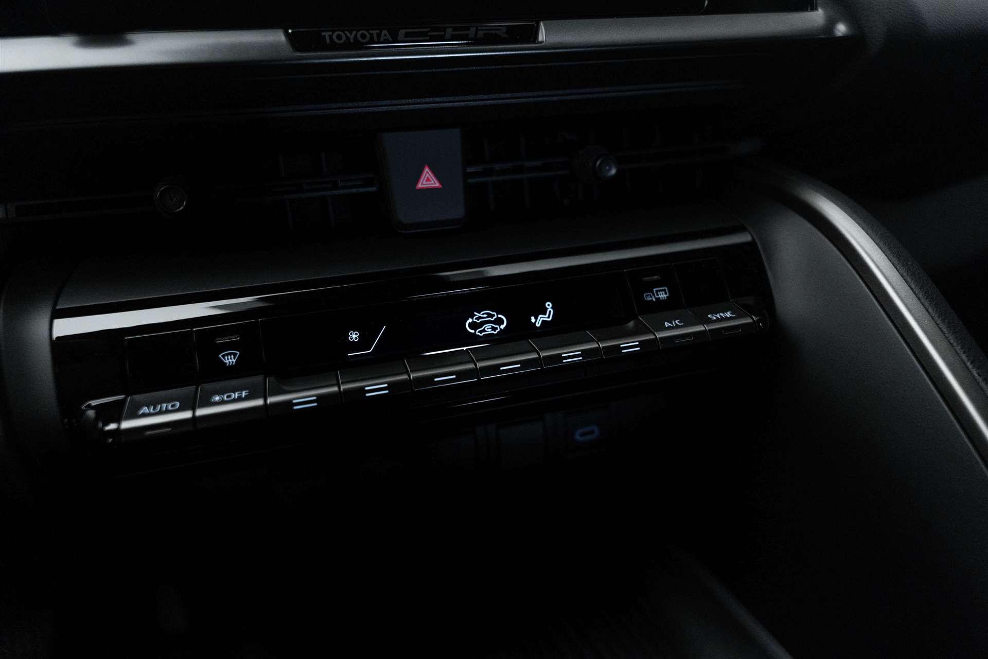 TOYOTA C-HR 1.8 HSD Comfort CVT-Automat-image-19