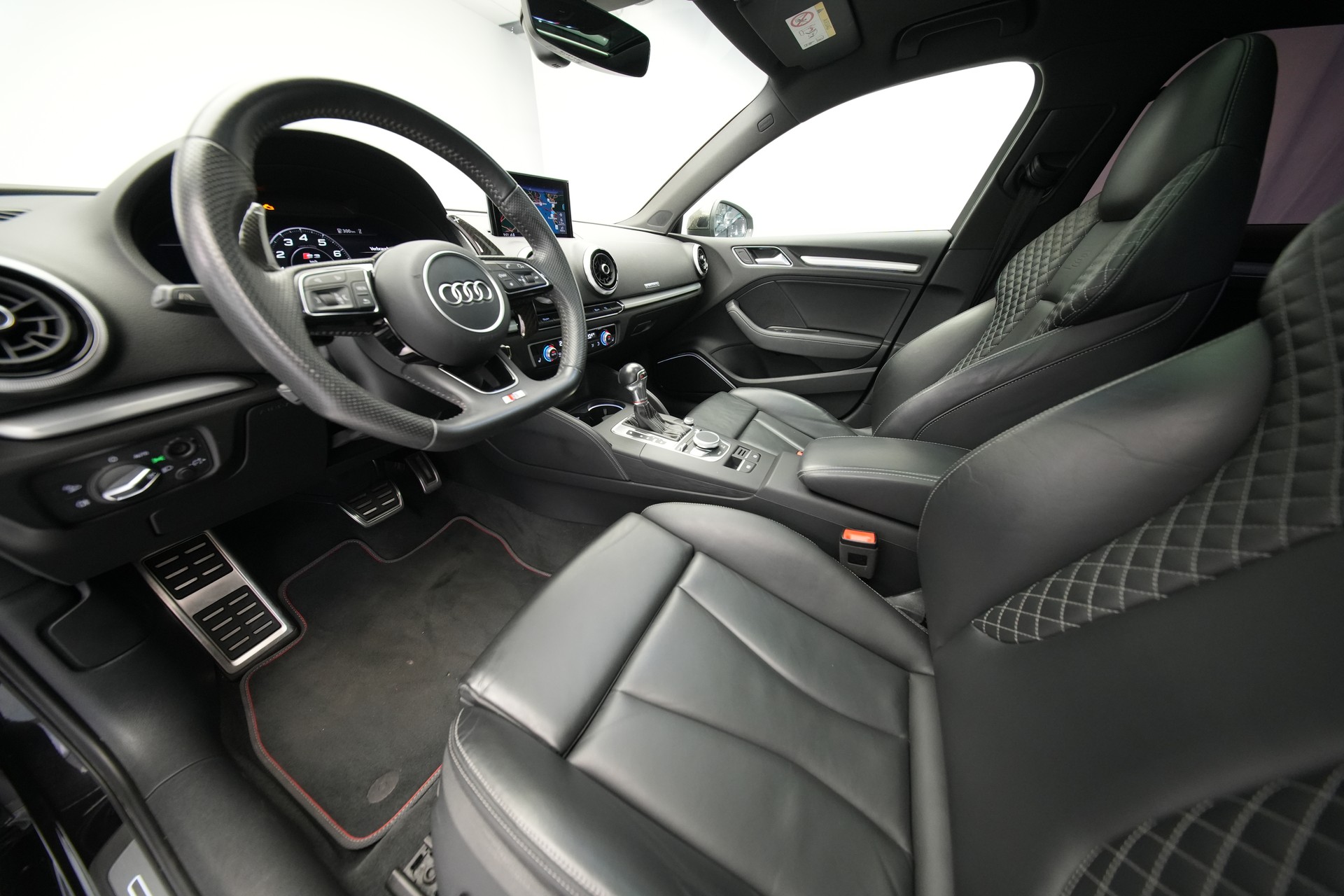 AUDI S3 Limousine 2.0 TFSI quattro S-tronic *Pantherschwarz* *Ego-X Auspuff*-image-12