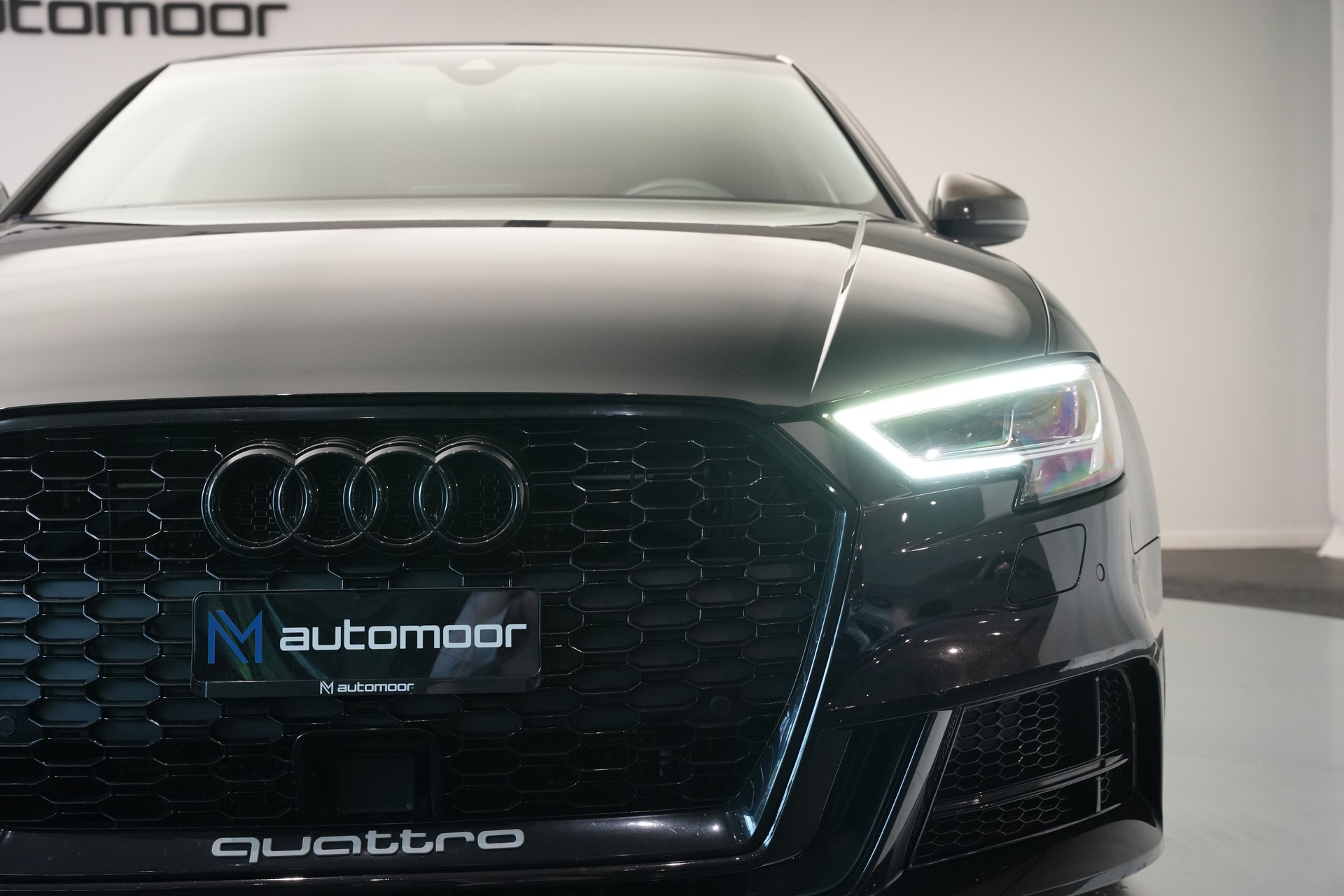 AUDI S3 Limousine 2.0 TFSI quattro S-tronic *Pantherschwarz* *Ego-X Auspuff*-image-9