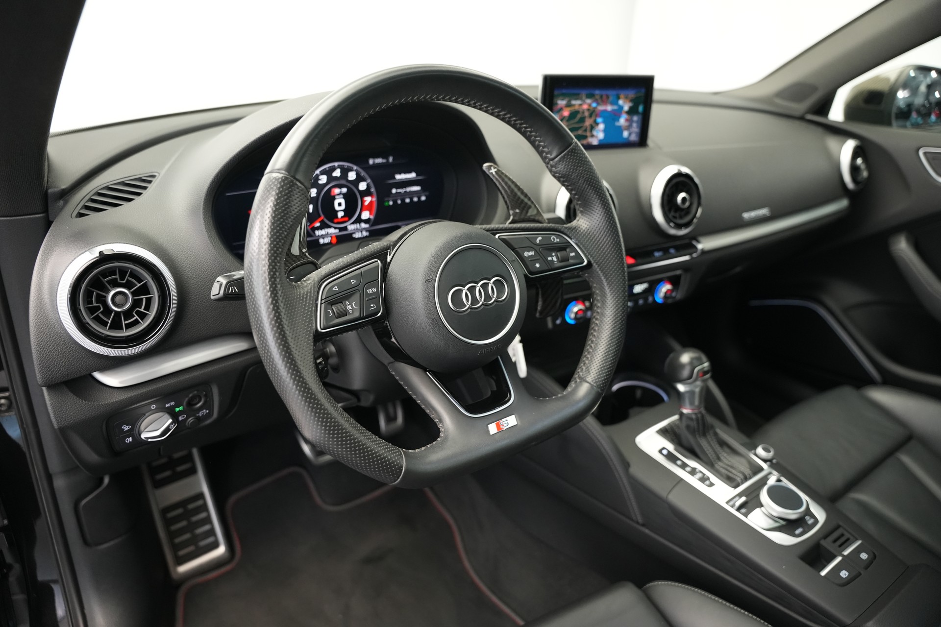 AUDI S3 Limousine 2.0 TFSI quattro S-tronic *Pantherschwarz* *Ego-X Auspuff*-image-25