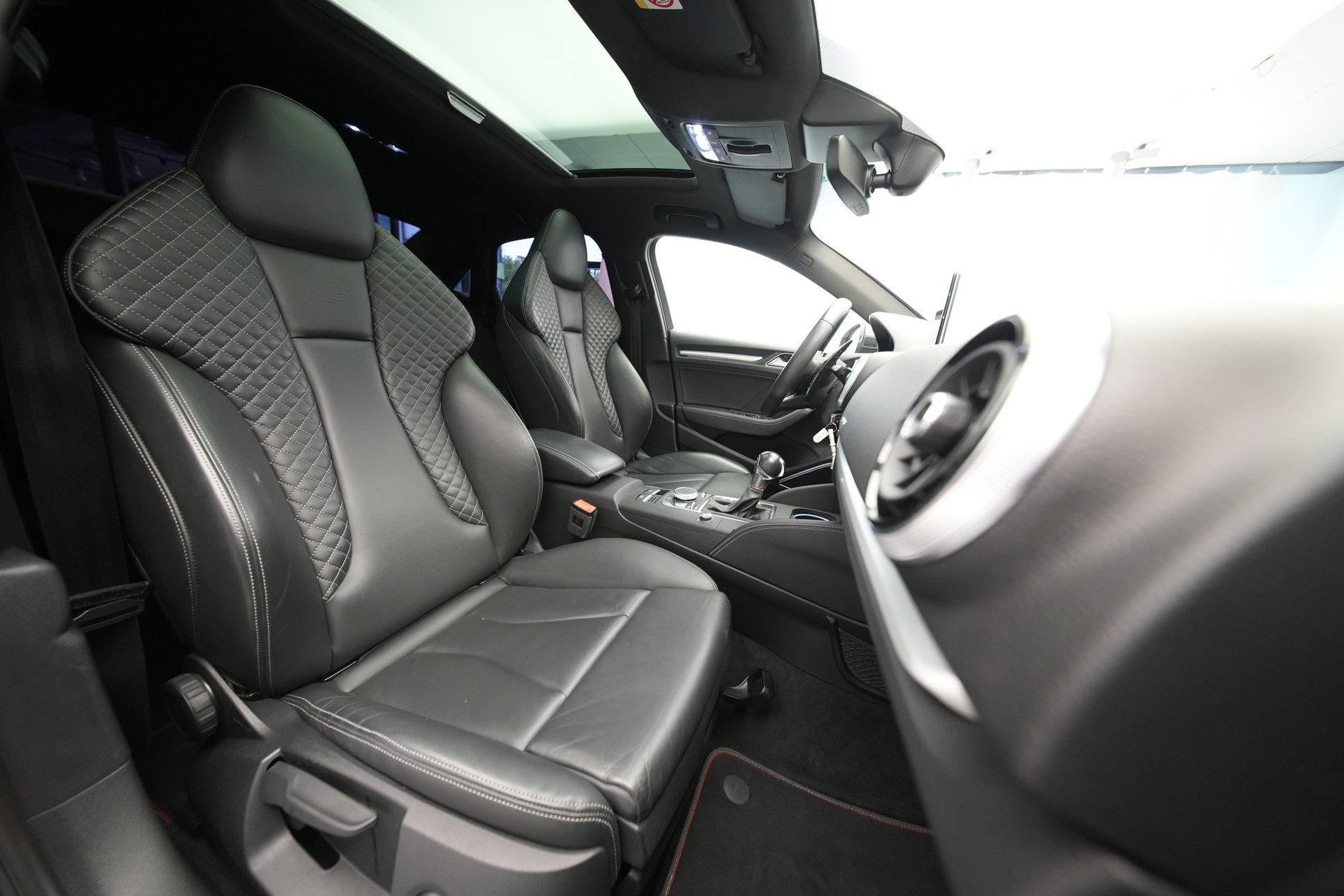 AUDI S3 Limousine 2.0 TFSI quattro S-tronic *Pantherschwarz* *Ego-X Auspuff*-image-14