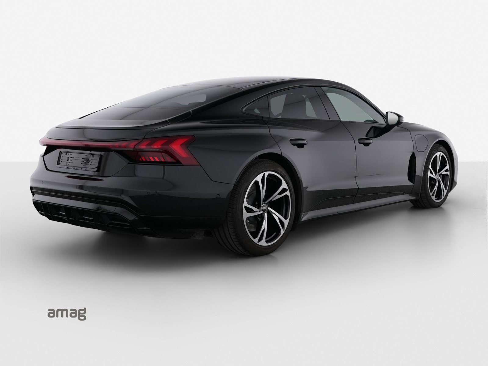 AUDI e-tron GT quattro-showroom-element-3