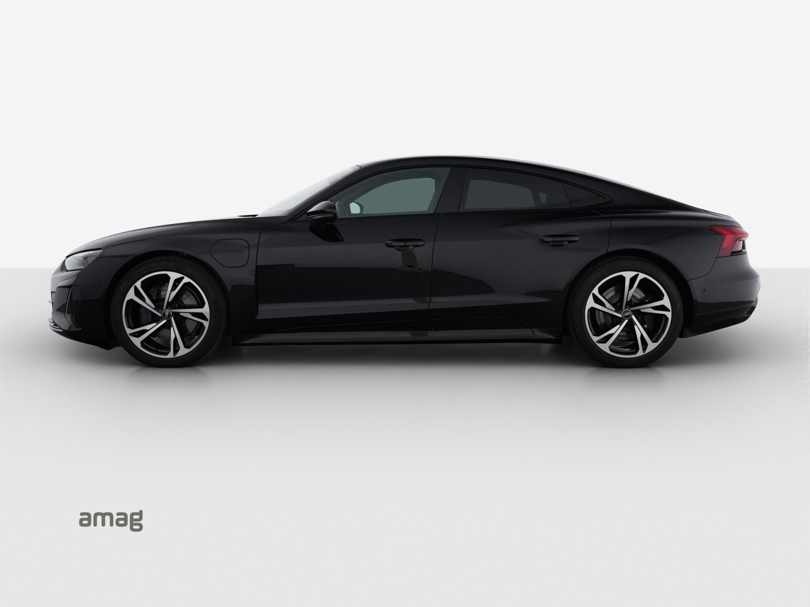 AUDI e-tron GT quattro-showroom-element-1