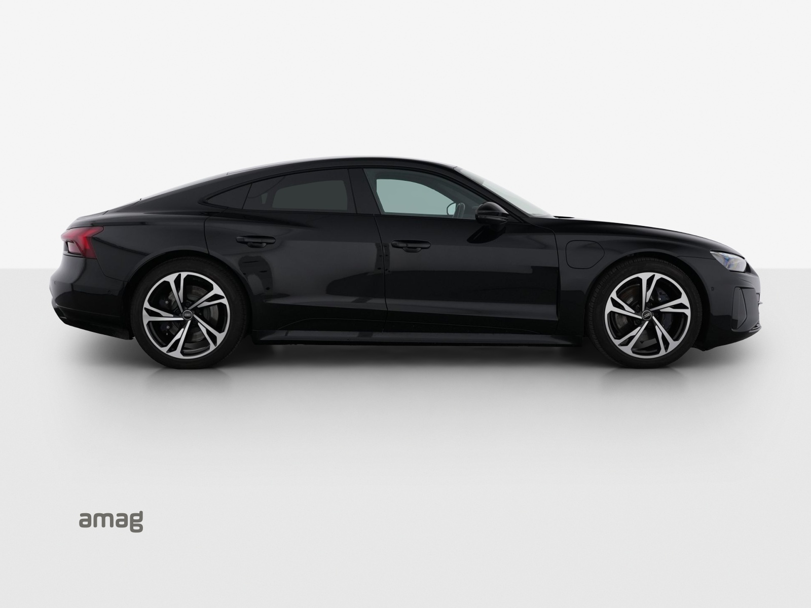 AUDI e-tron GT quattro-image-4