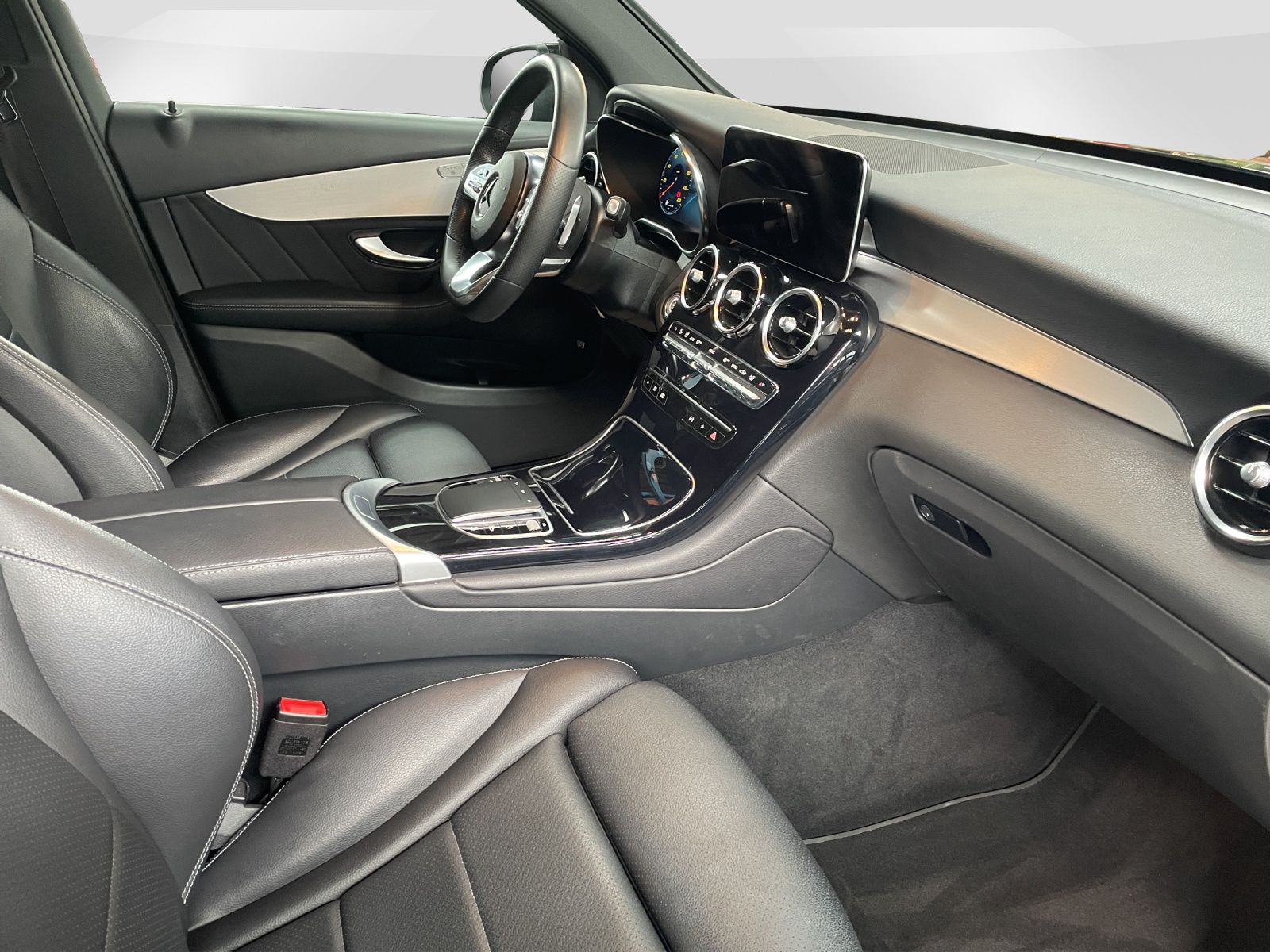 MERCEDES-BENZ GLC 220 d AMG Line 4m-image-8