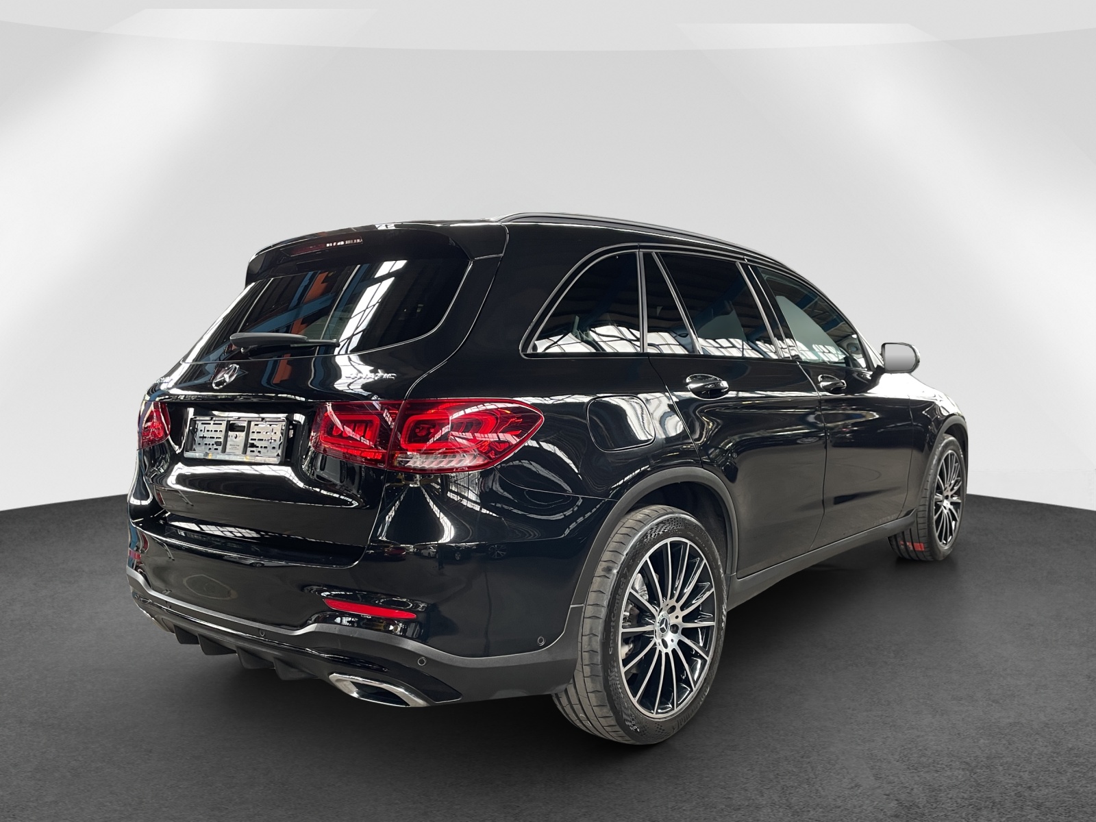 MERCEDES-BENZ GLC 220 d AMG Line 4m-image-5