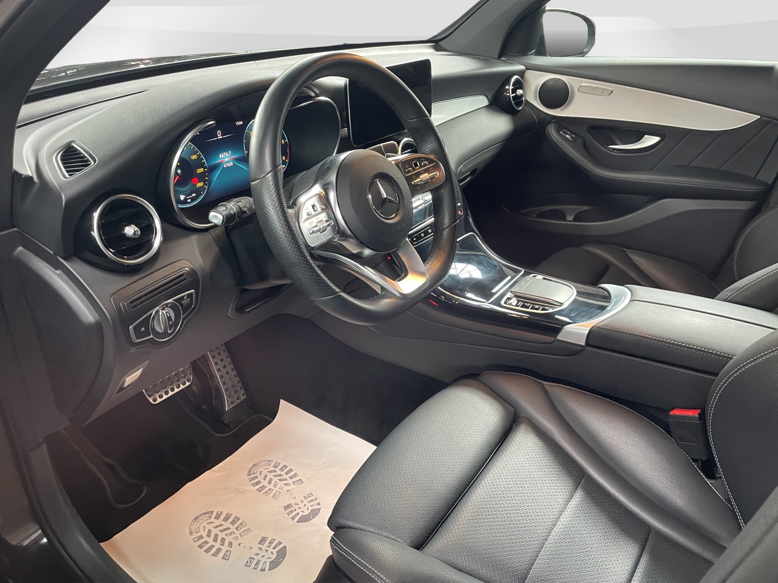 MERCEDES-BENZ GLC 220 d AMG Line 4m-image-6