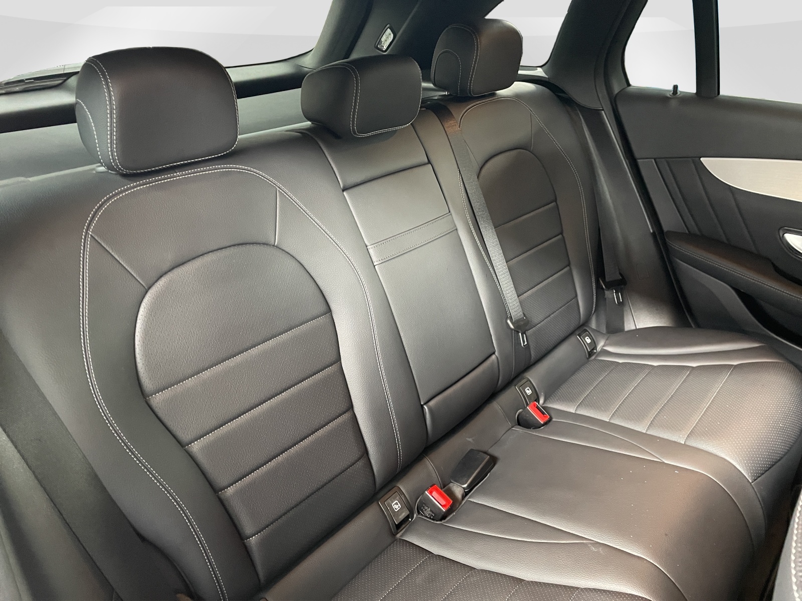 MERCEDES-BENZ GLC 220 d AMG Line 4m-image-9