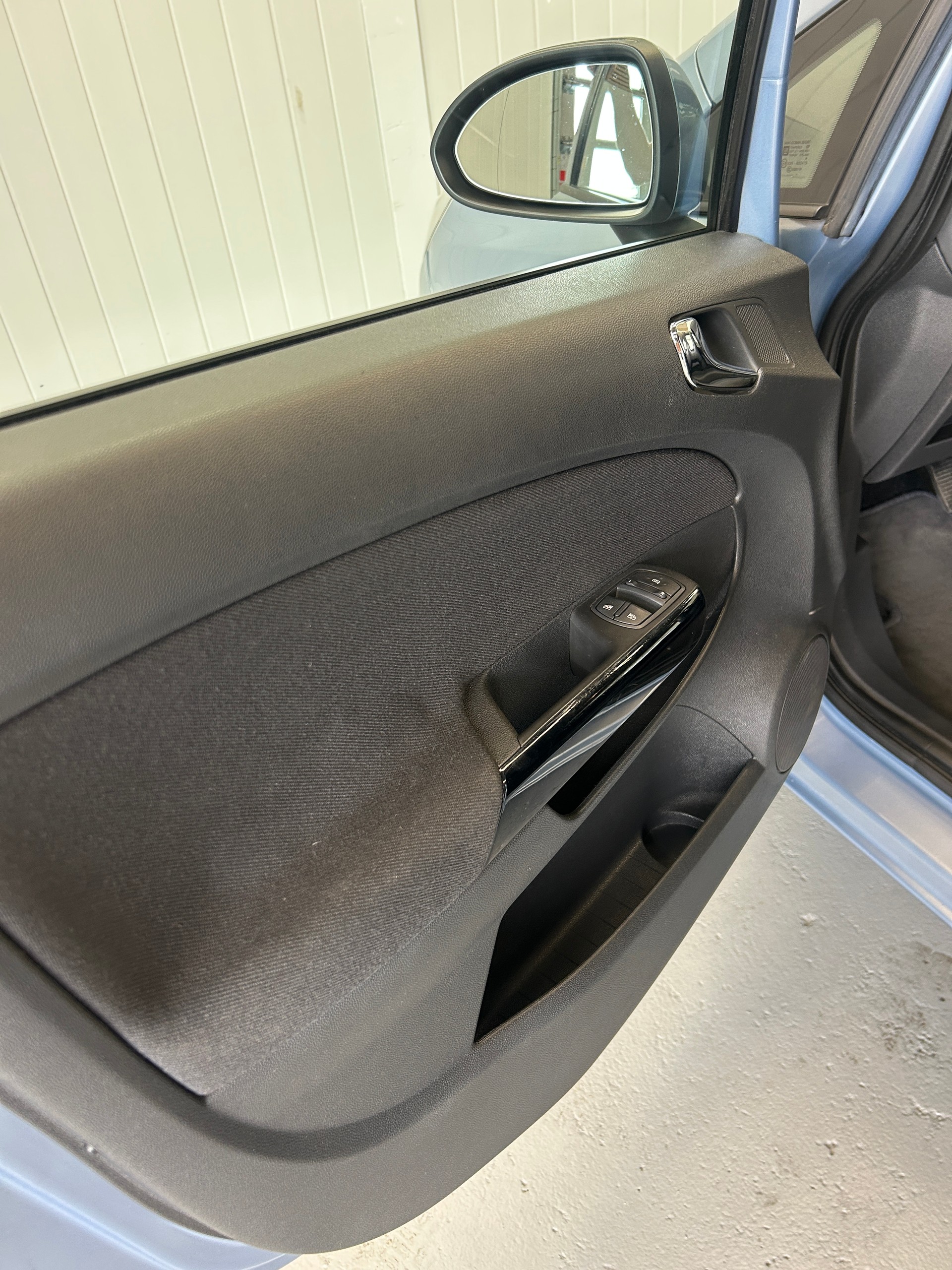 OPEL Corsa 1.4 TP Enjoy-image-17