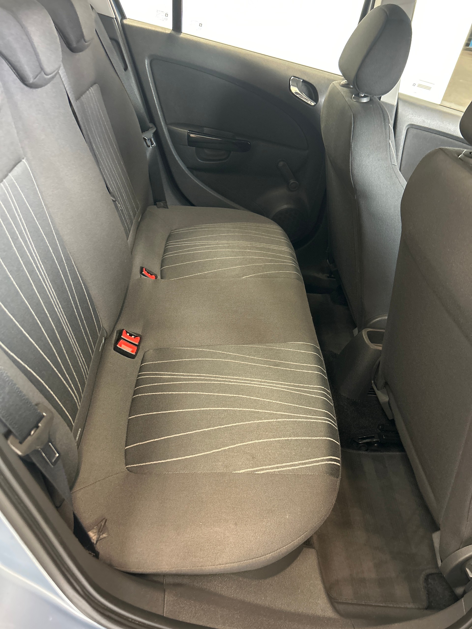 OPEL Corsa 1.4 TP Enjoy-image-11