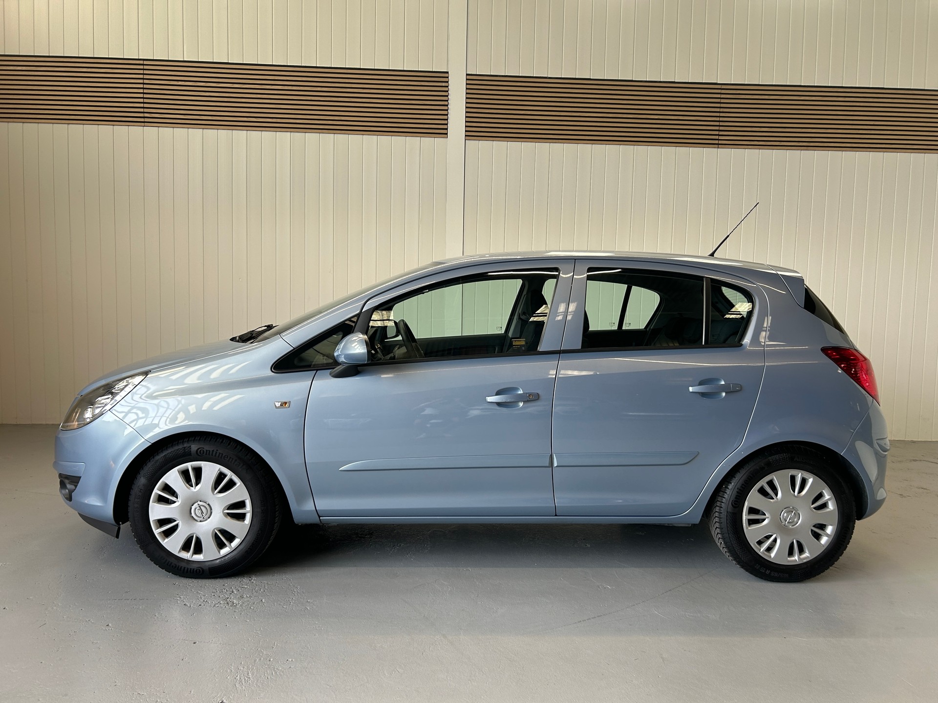 OPEL Corsa 1.4 TP Enjoy-showroom-element-1